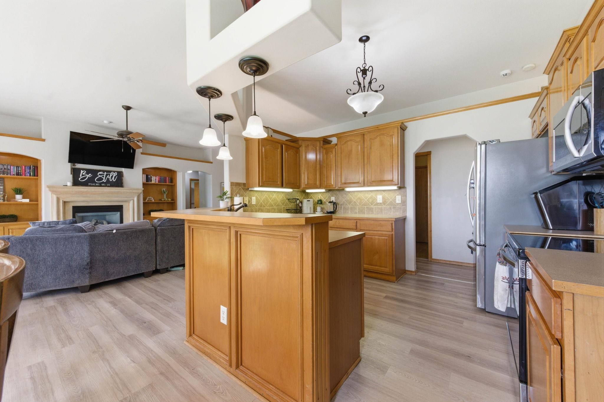 2216 N Newberry St. Property Photo 8