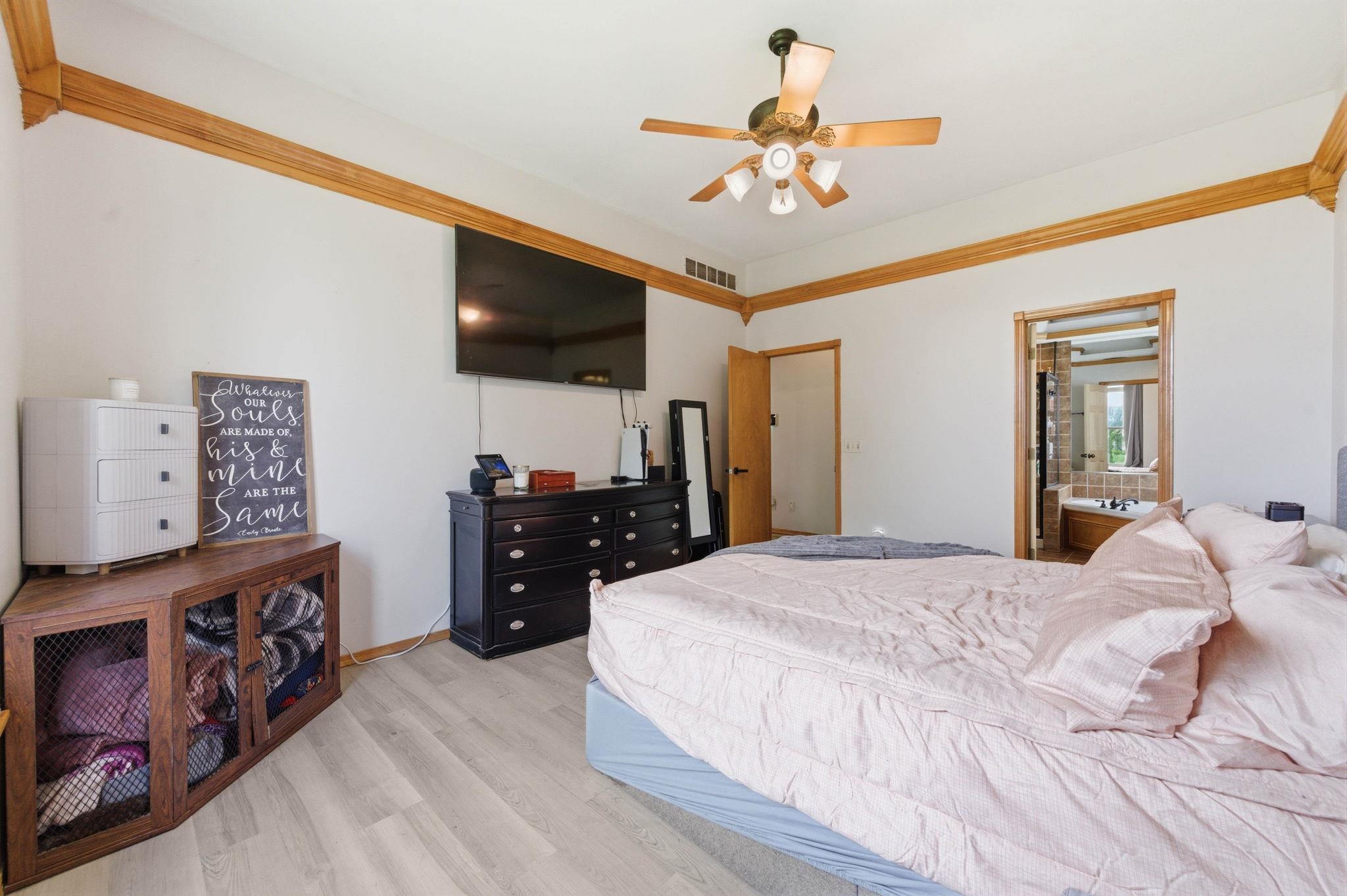 2216 N Newberry St. Property Photo 13