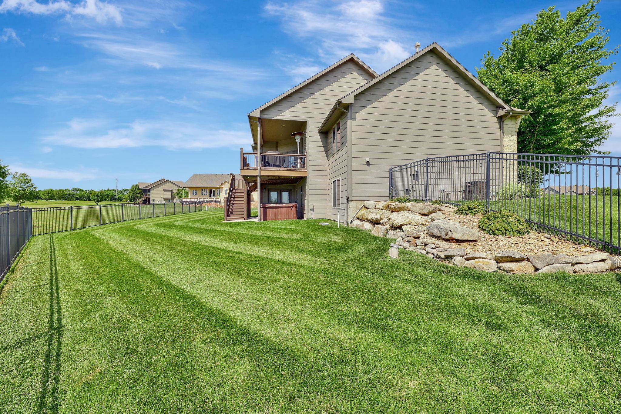 2202 N Foxfire Ct. Property Photo 6
