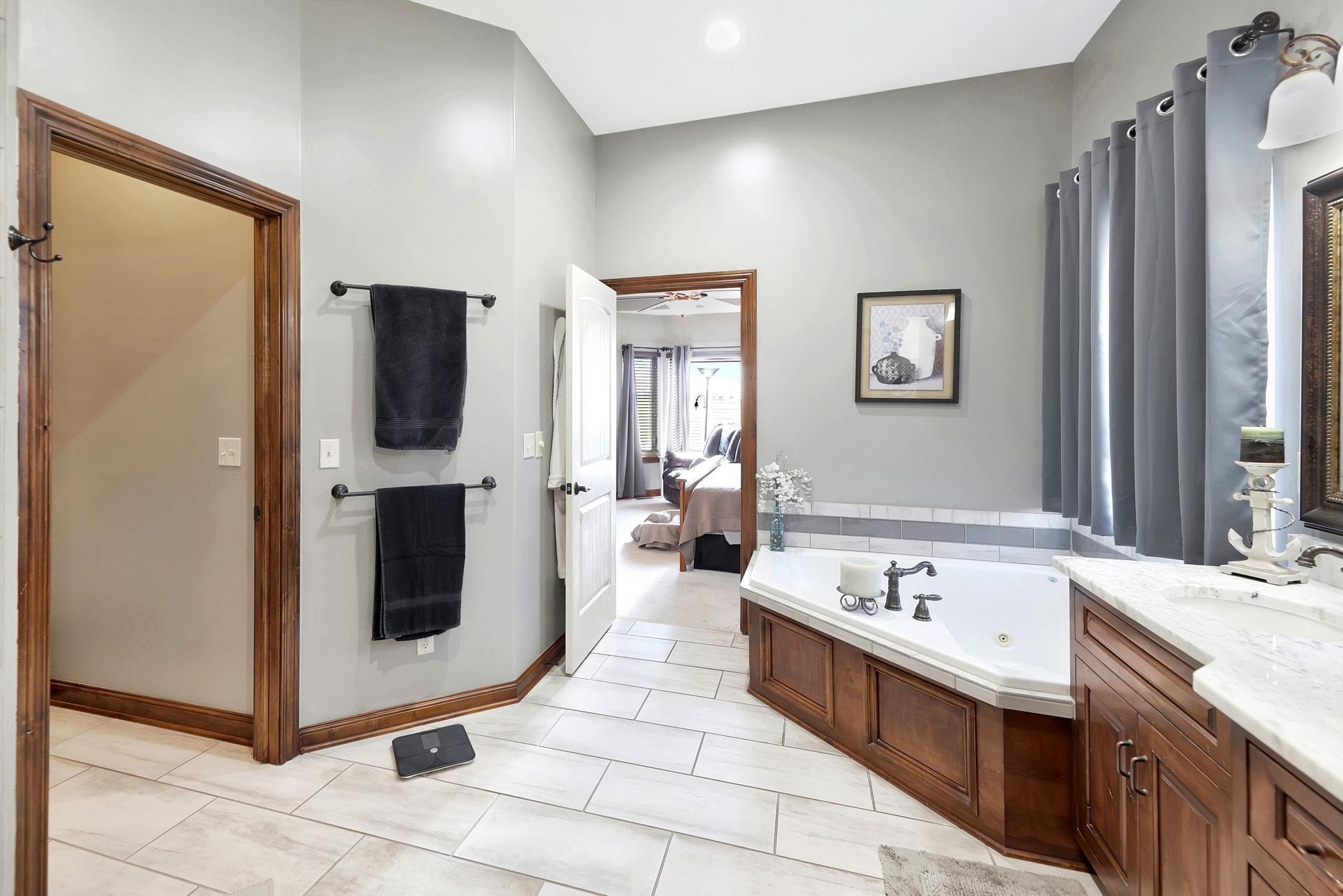 2202 N Foxfire Ct. Property Photo 23