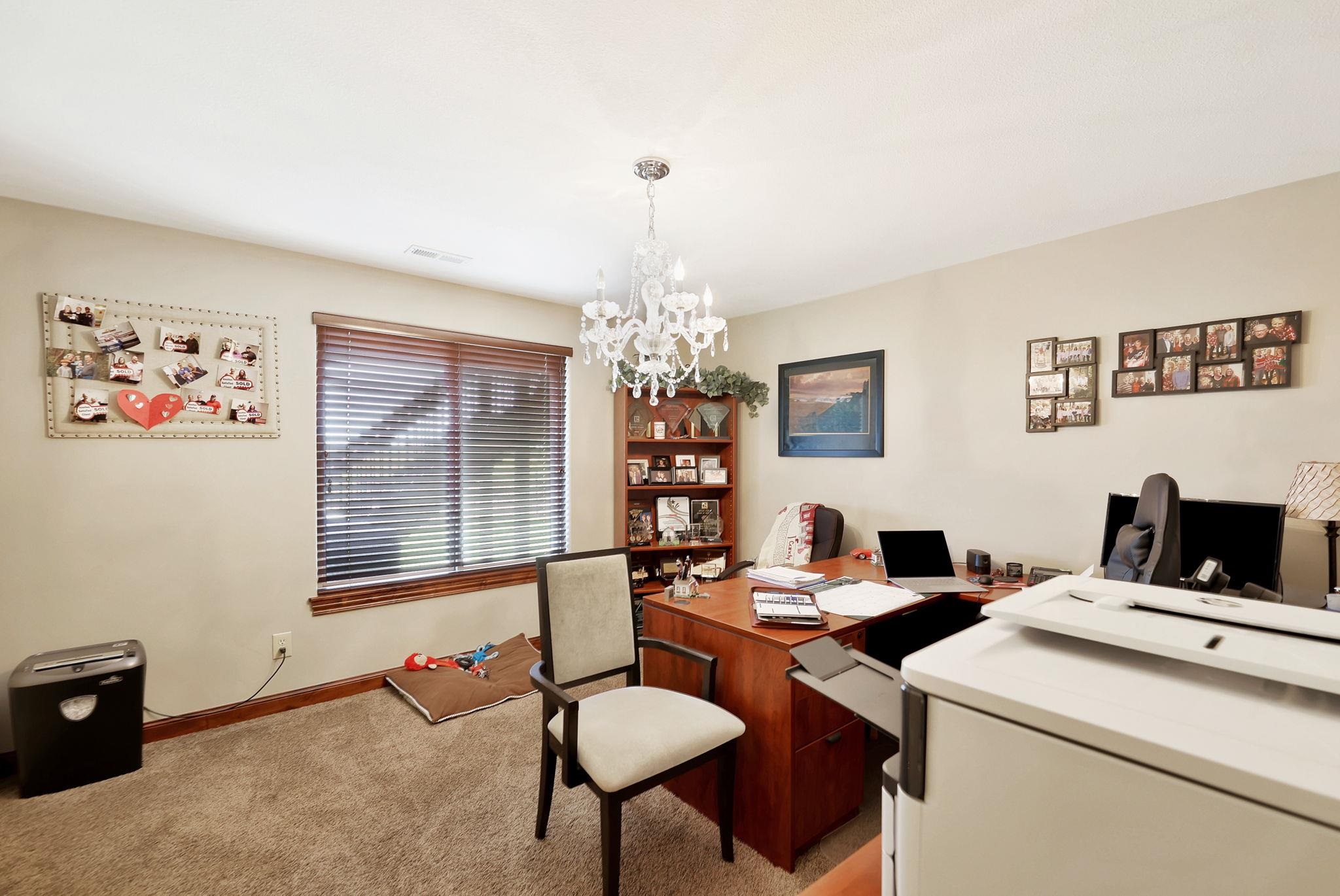 2202 N Foxfire Ct. Property Photo 36