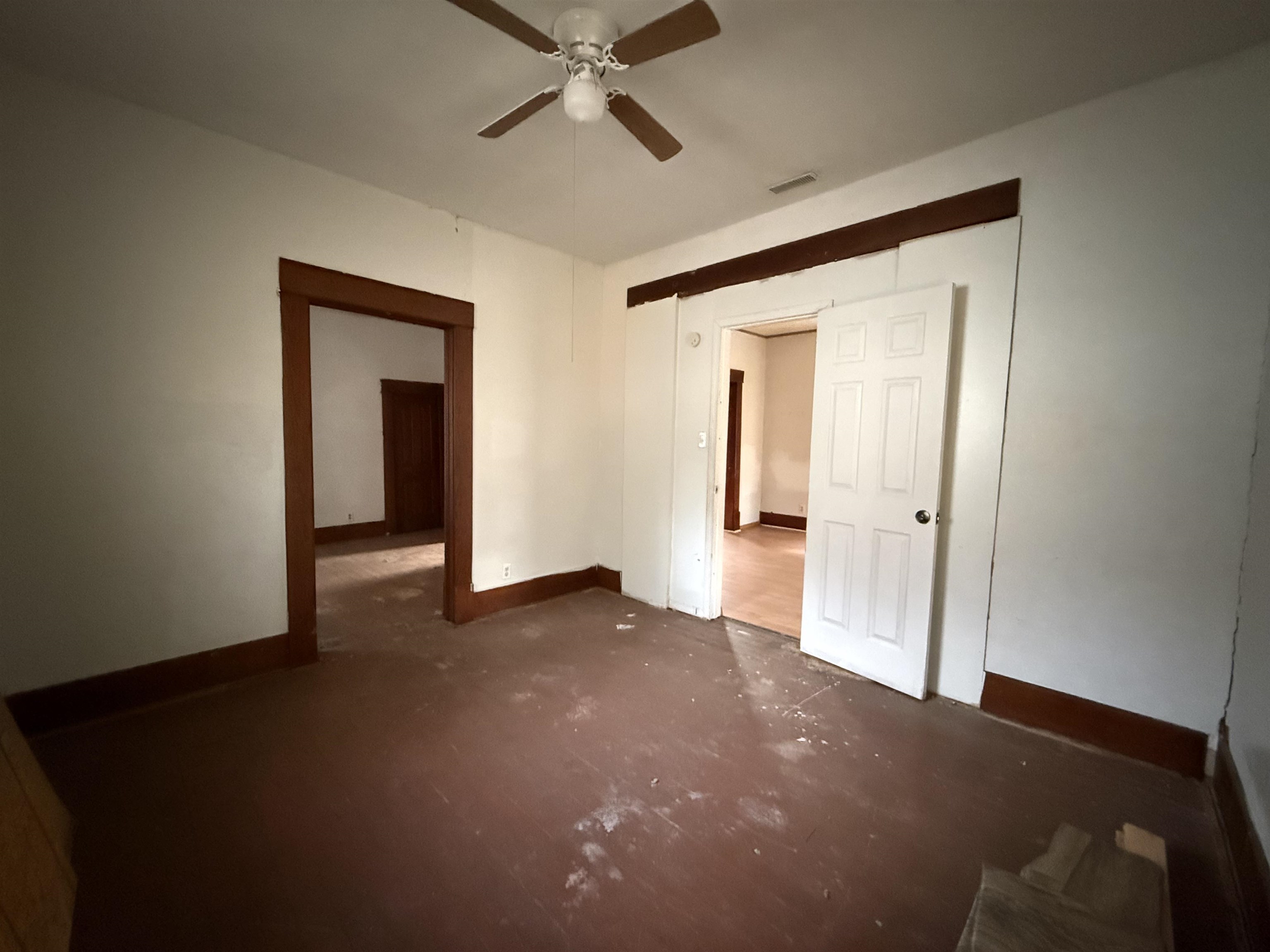 609 E 13th Property Photo 16