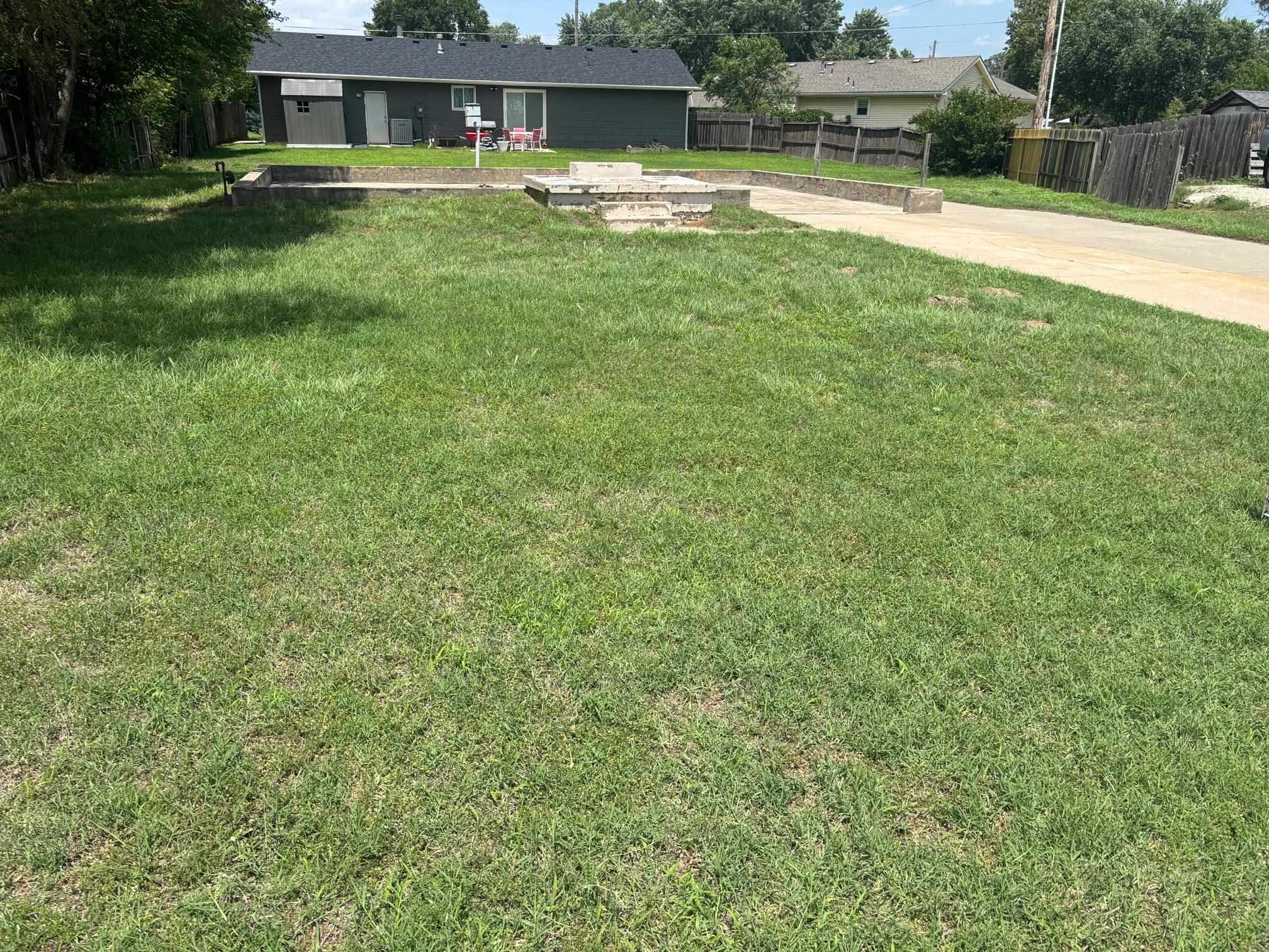 238 N Marlen Ct Property Photo 3