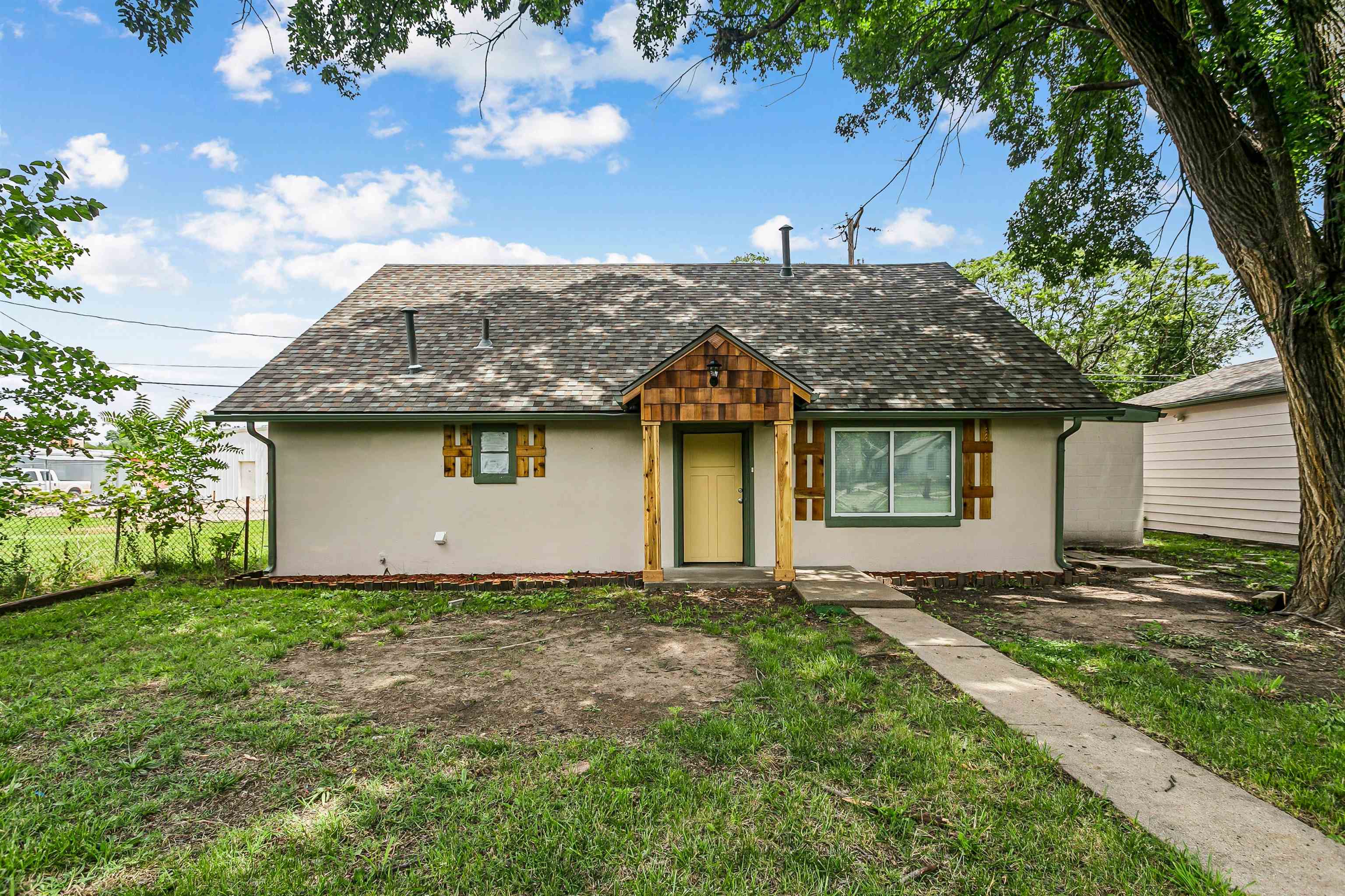 1836 S Laura Ave Property Photo 1