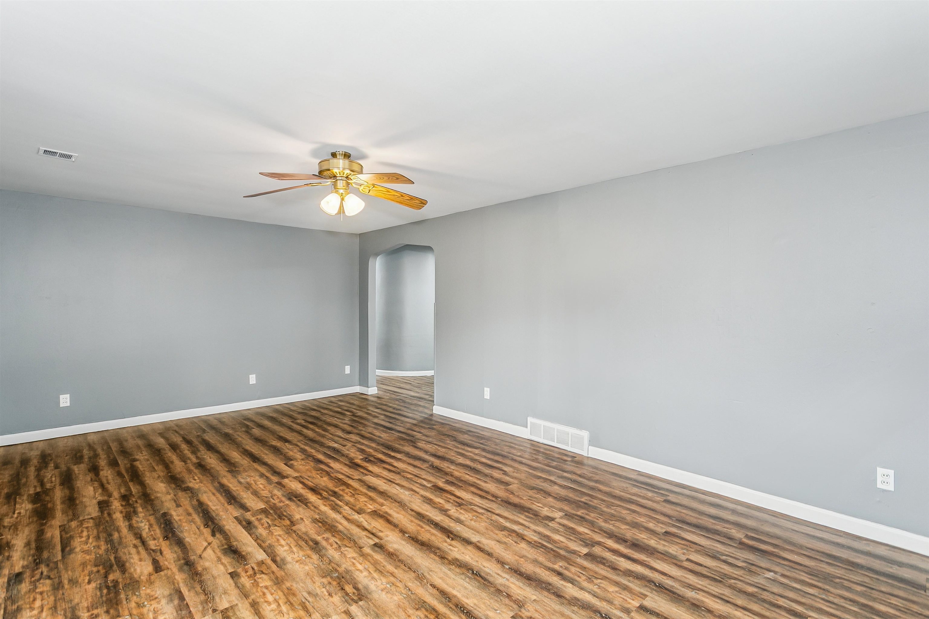 1836 S Laura Ave Property Photo 2