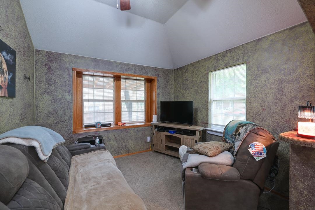 1322 N 15th Property Photo 5