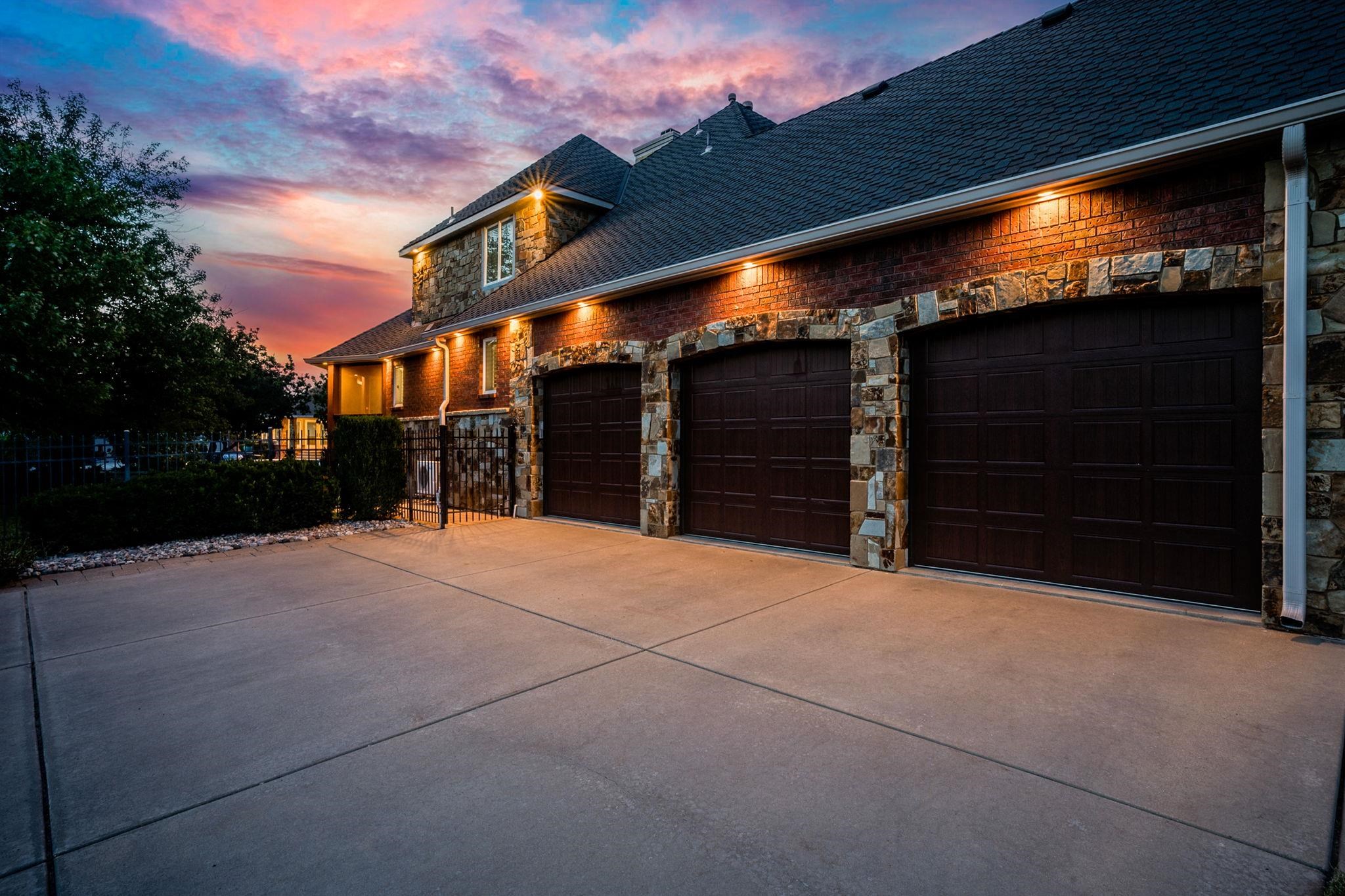 2868 N Wild Rose Ct Property Photo 3