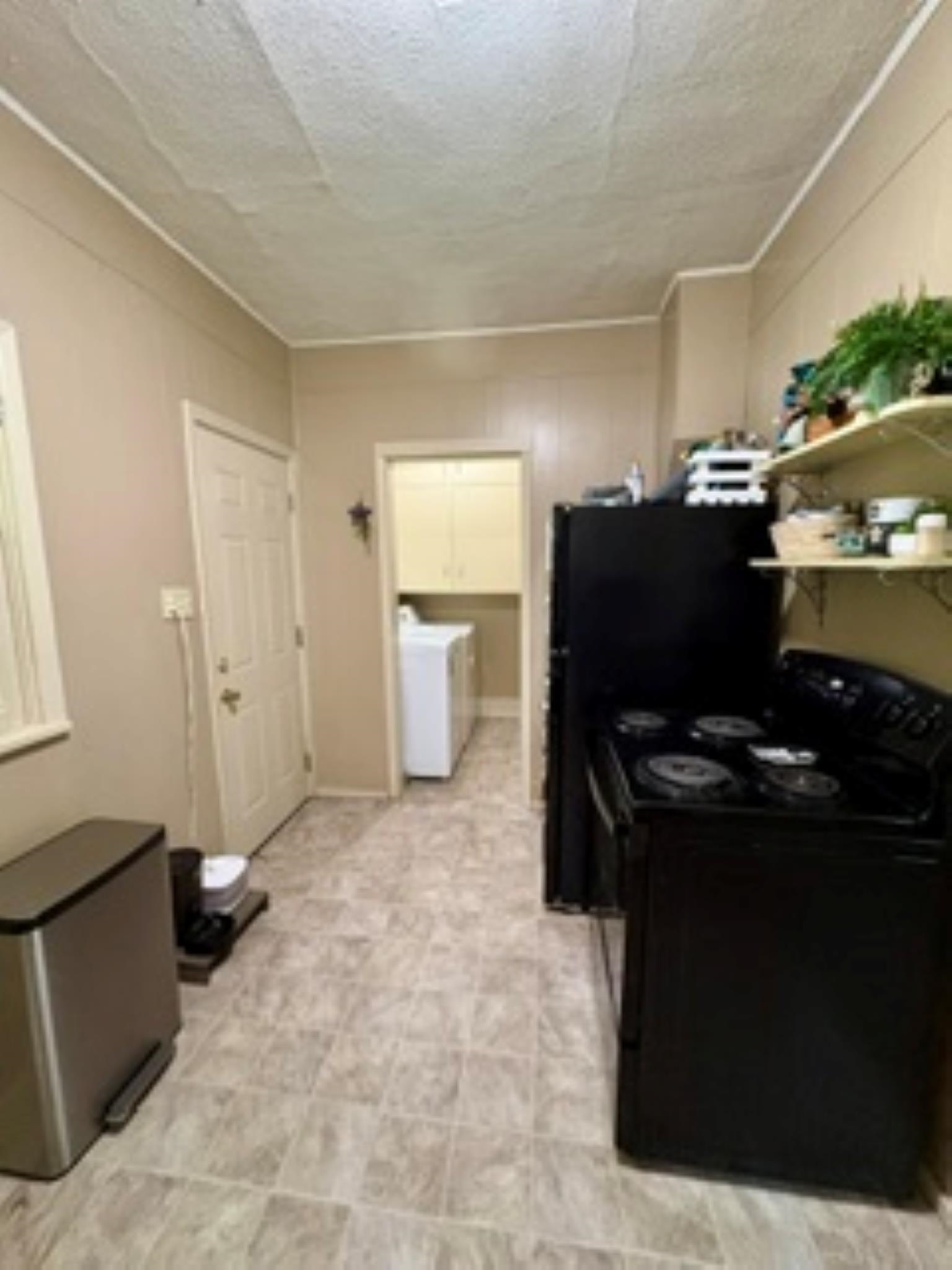 619 W Locust Ave Property Photo 9
