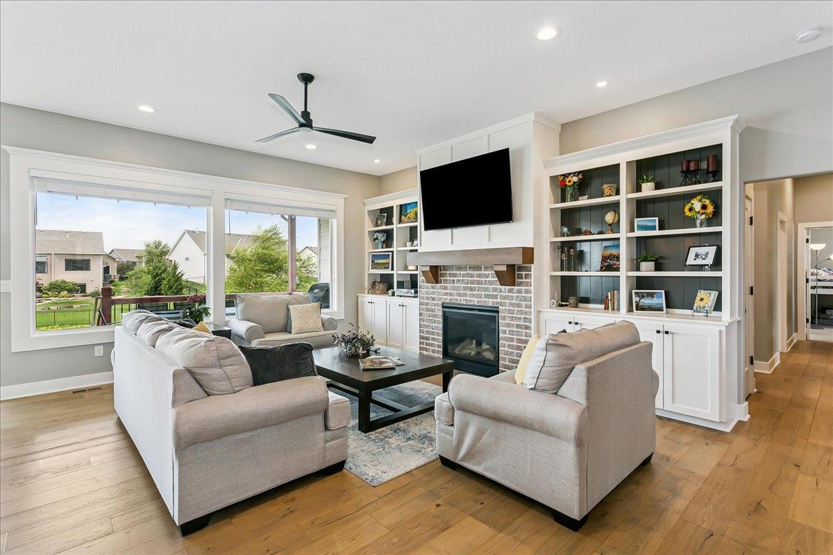 2407 N Lakeside Cir. Property Photo 5