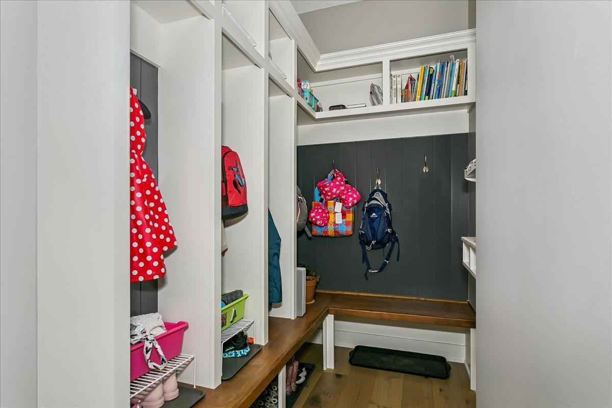 2407 N Lakeside Cir. Property Photo 13