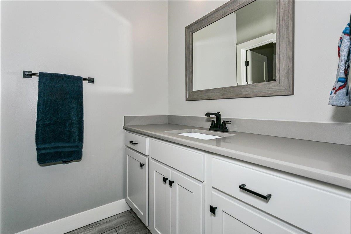 2407 N Lakeside Cir. Property Photo 17