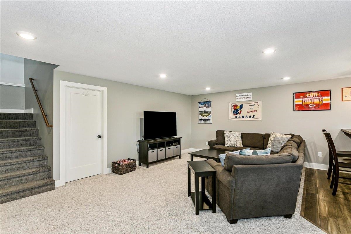 2407 N Lakeside Cir. Property Photo 20