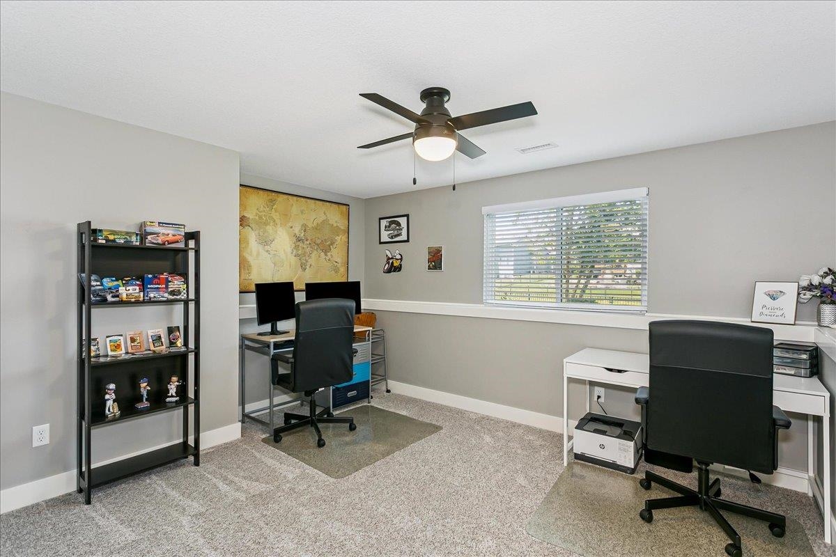 2407 N Lakeside Cir. Property Photo 23