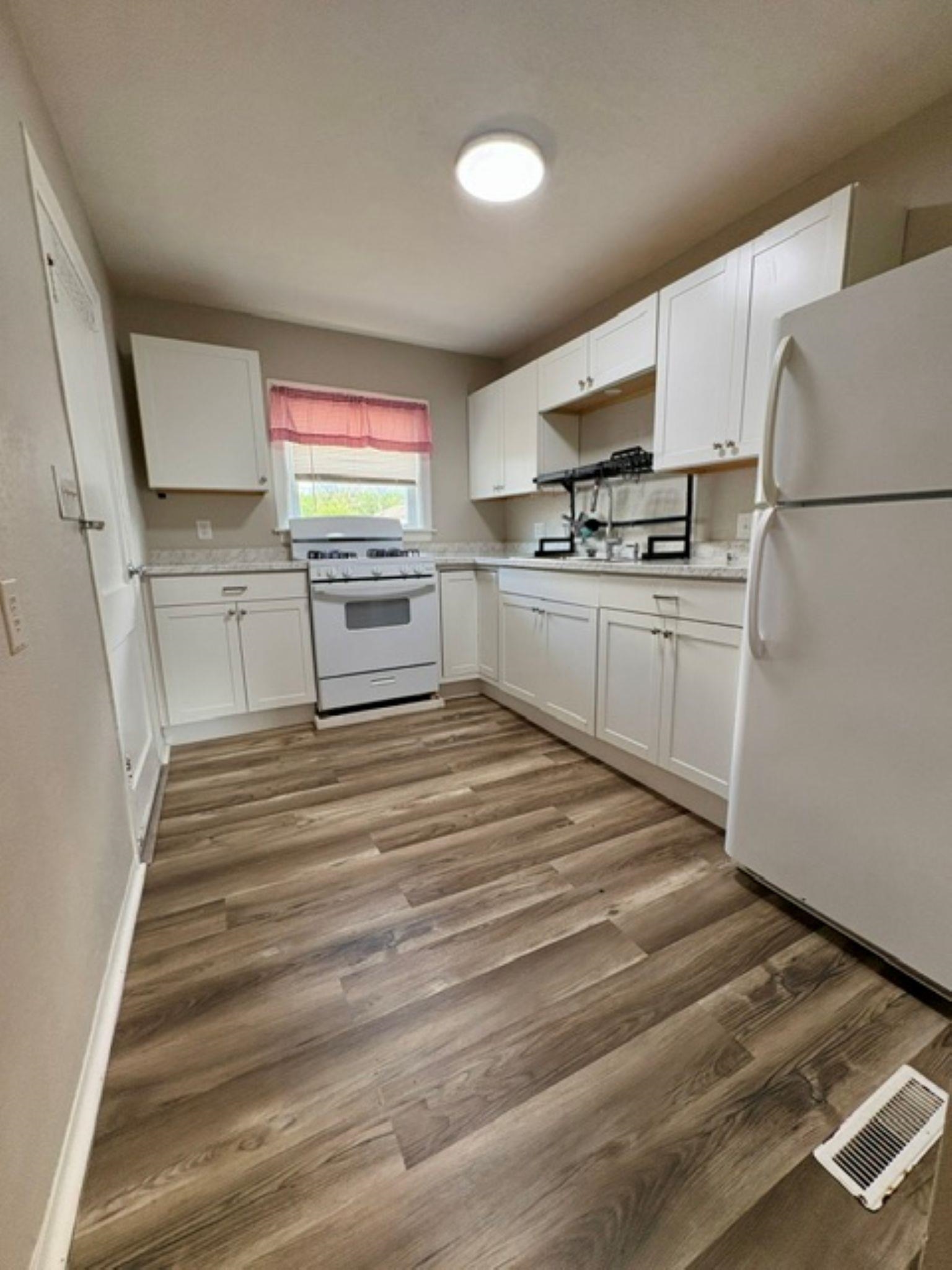 1416 N Henry St Property Photo 3