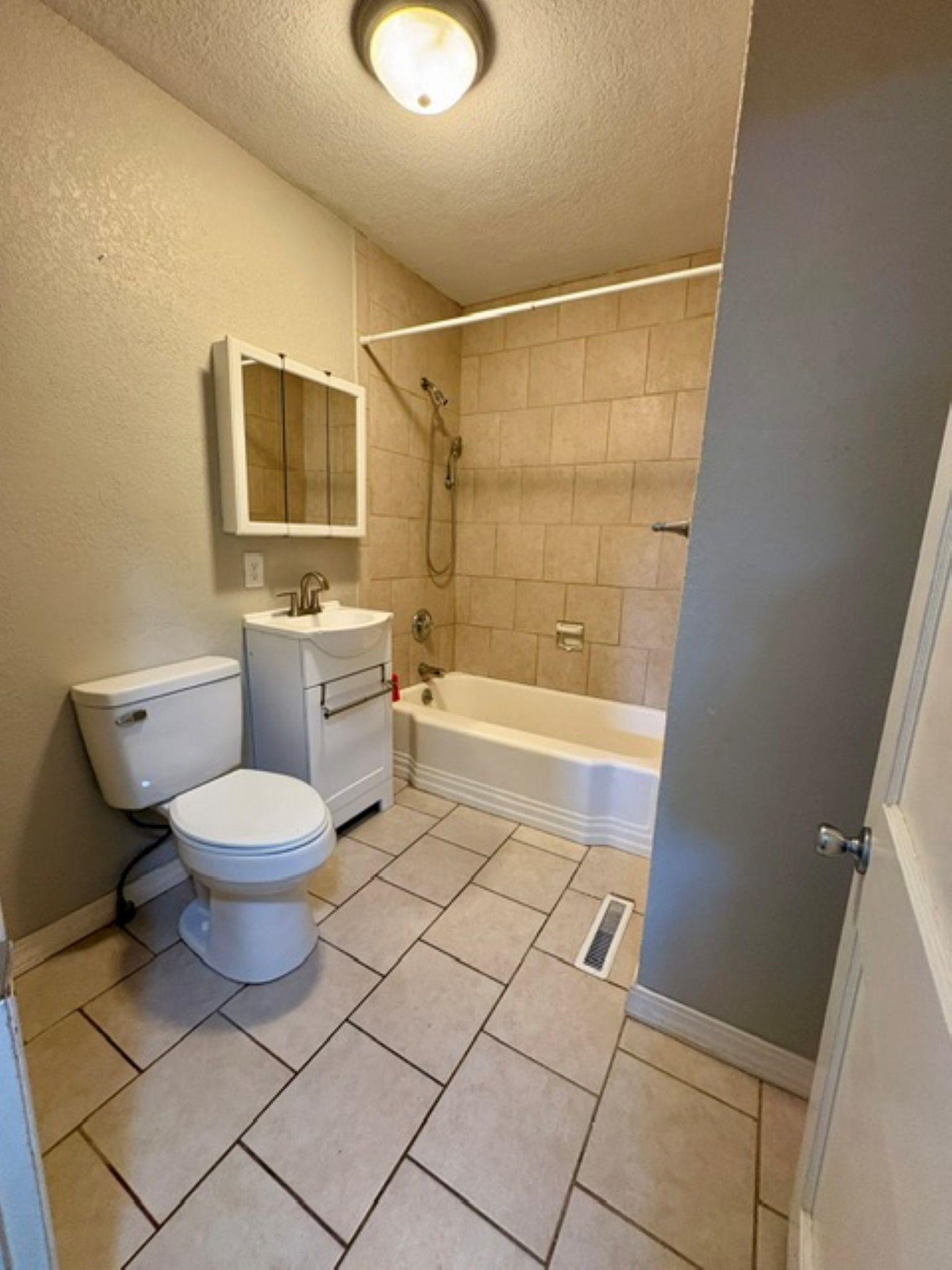 1416 N Henry St Property Photo 6