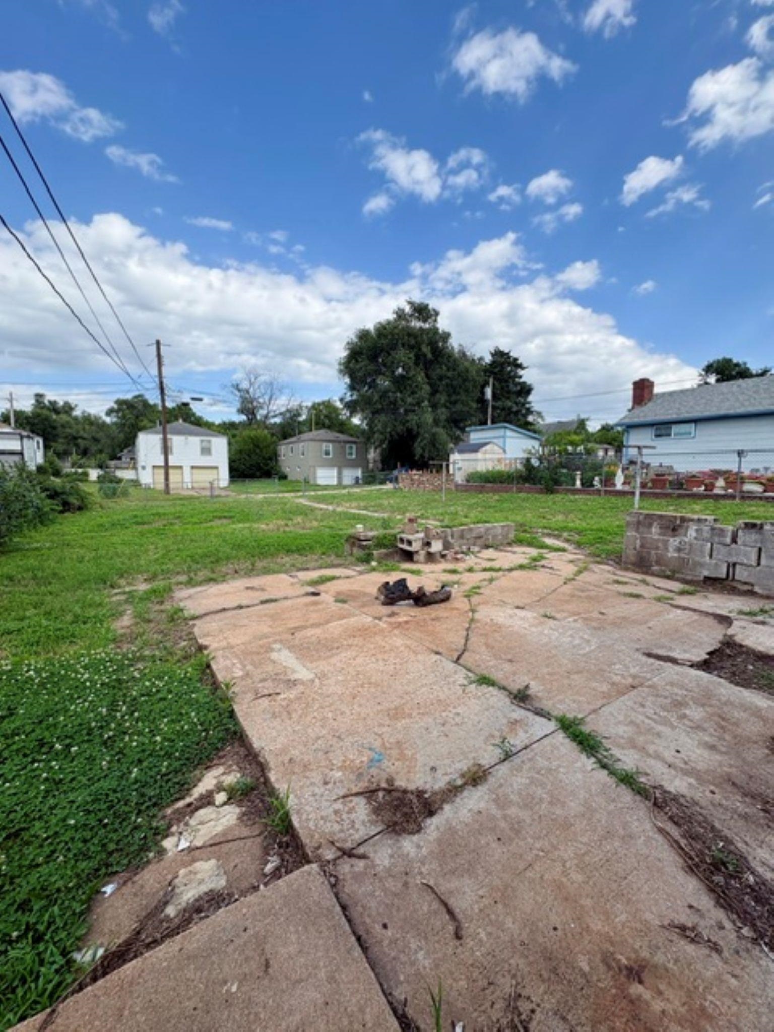 1416 N Henry St Property Photo 9