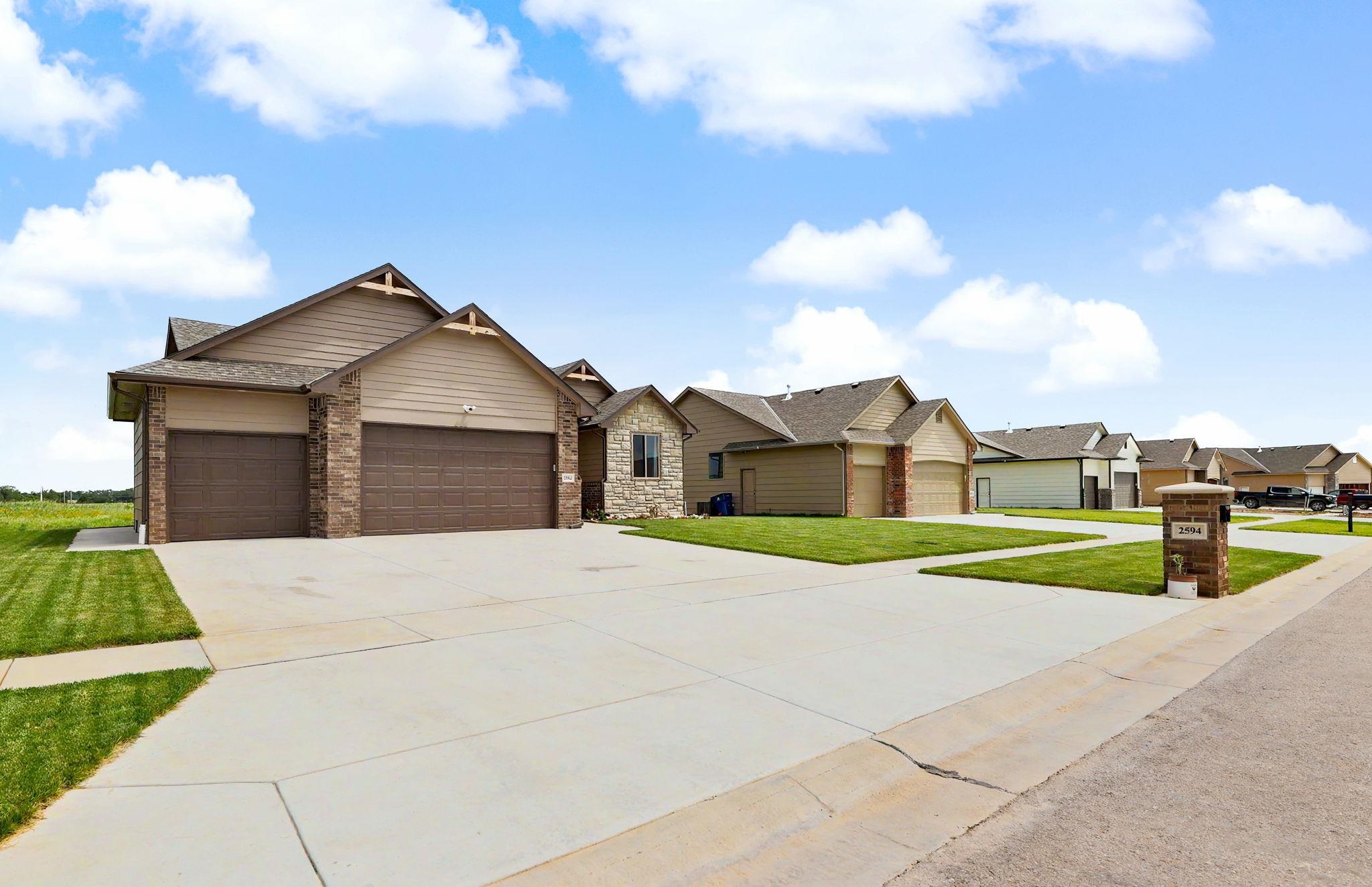 2594 Spring Meadows Ct Property Photo 2