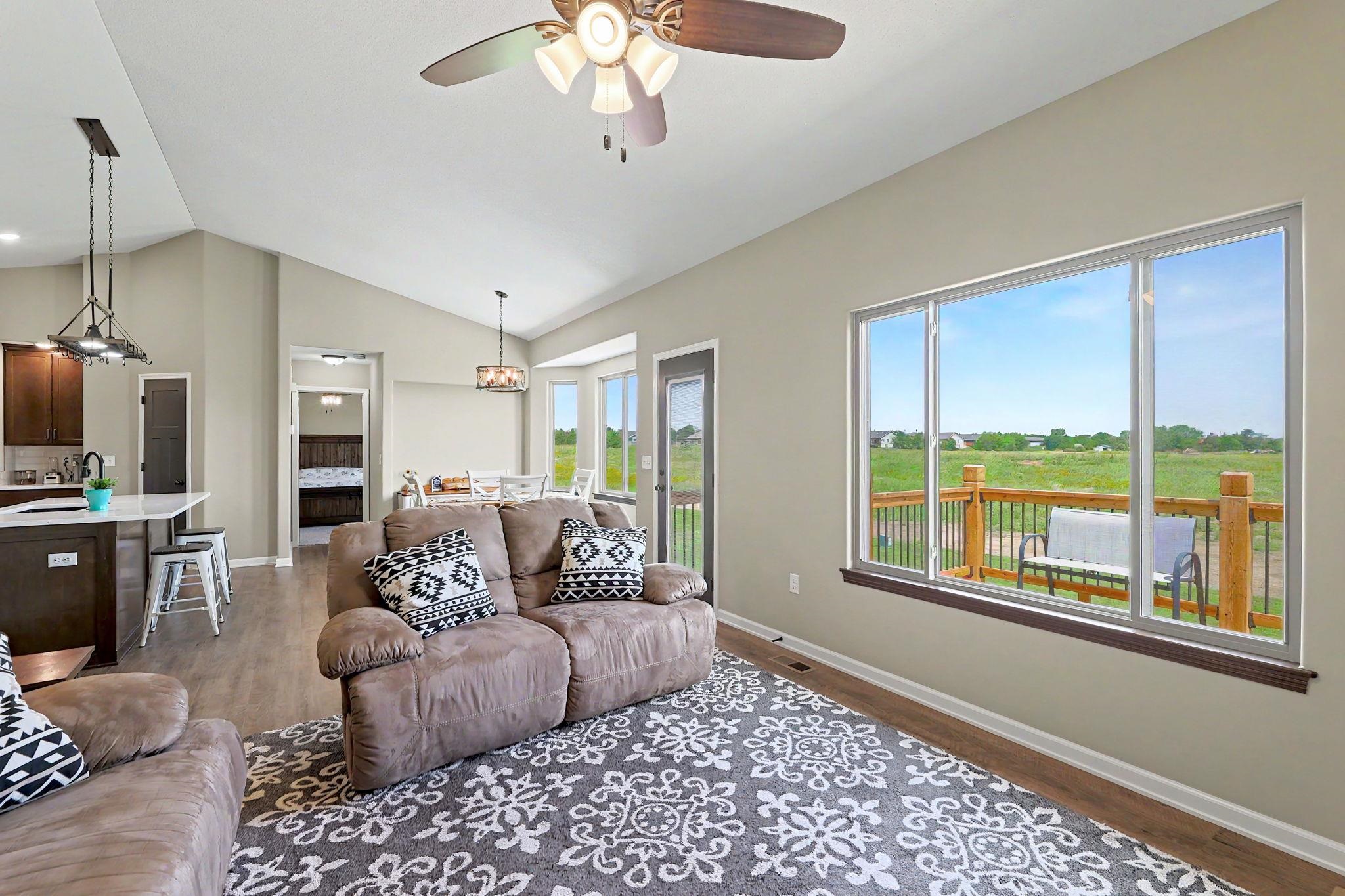2594 Spring Meadows Ct Property Photo 7
