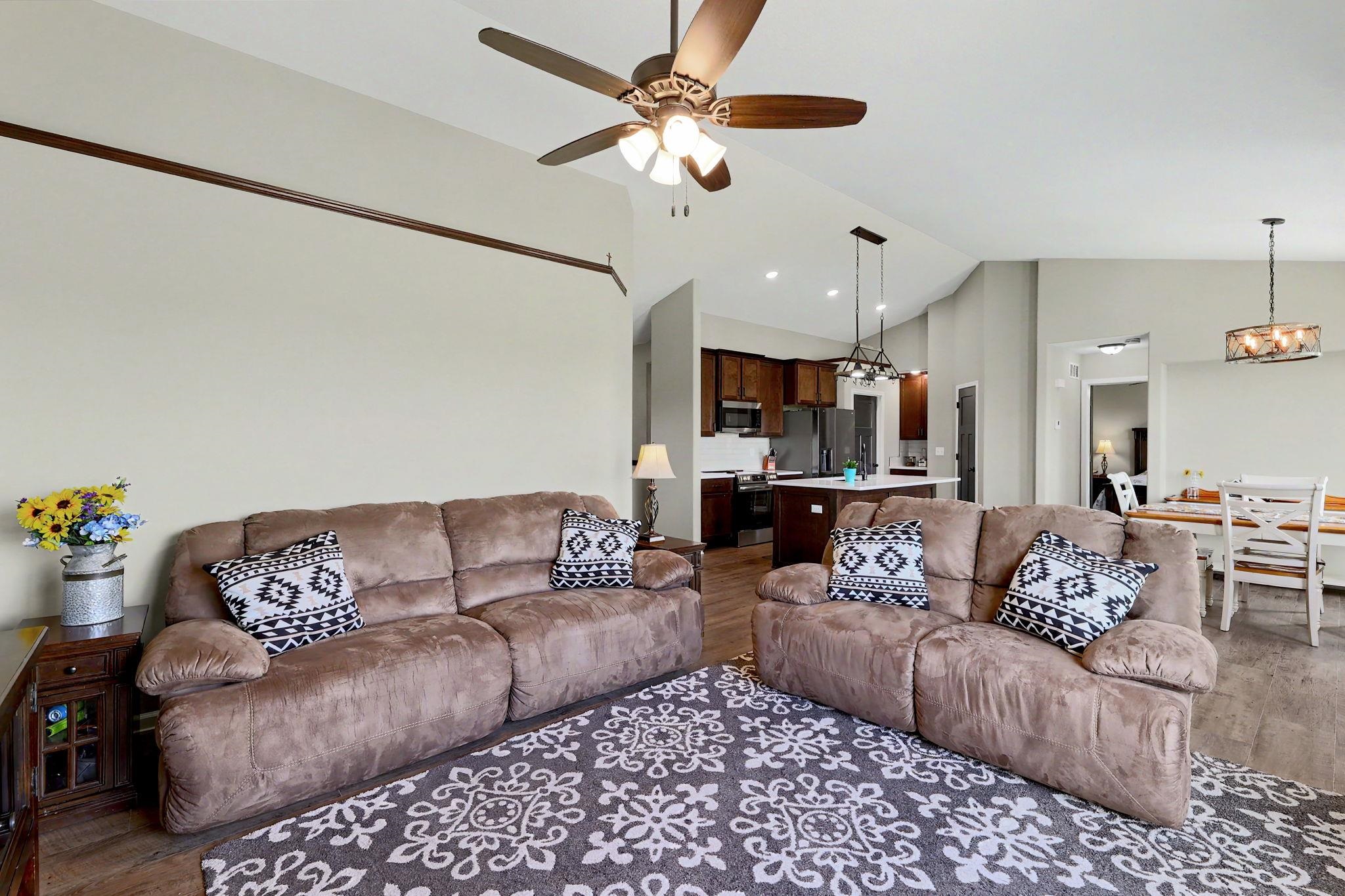 2594 Spring Meadows Ct Property Photo 8