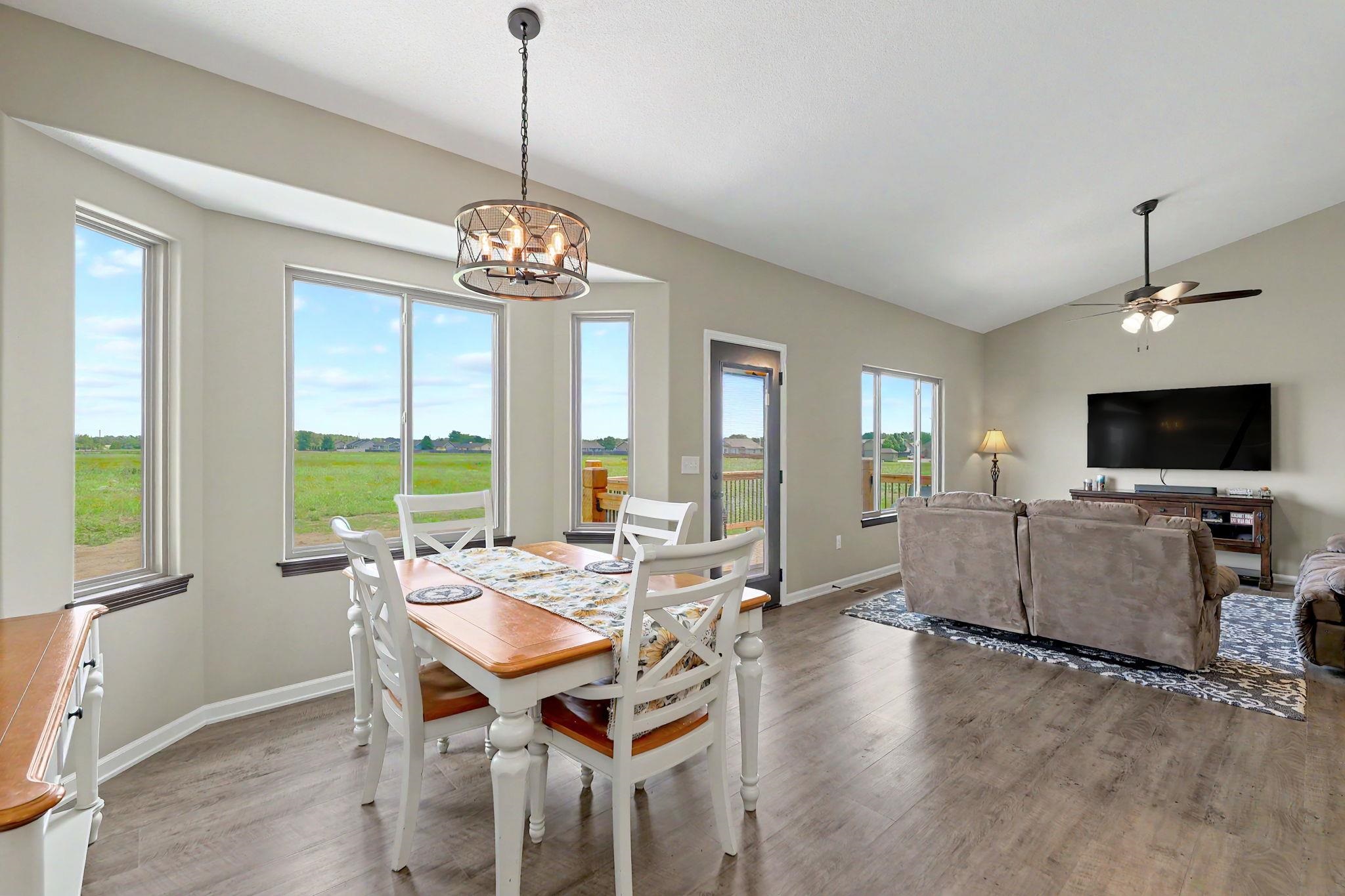 2594 Spring Meadows Ct Property Photo 9