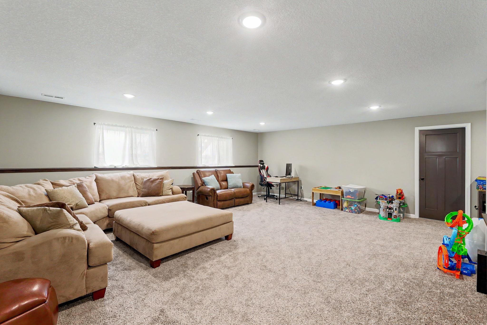 2594 Spring Meadows Ct Property Photo 25