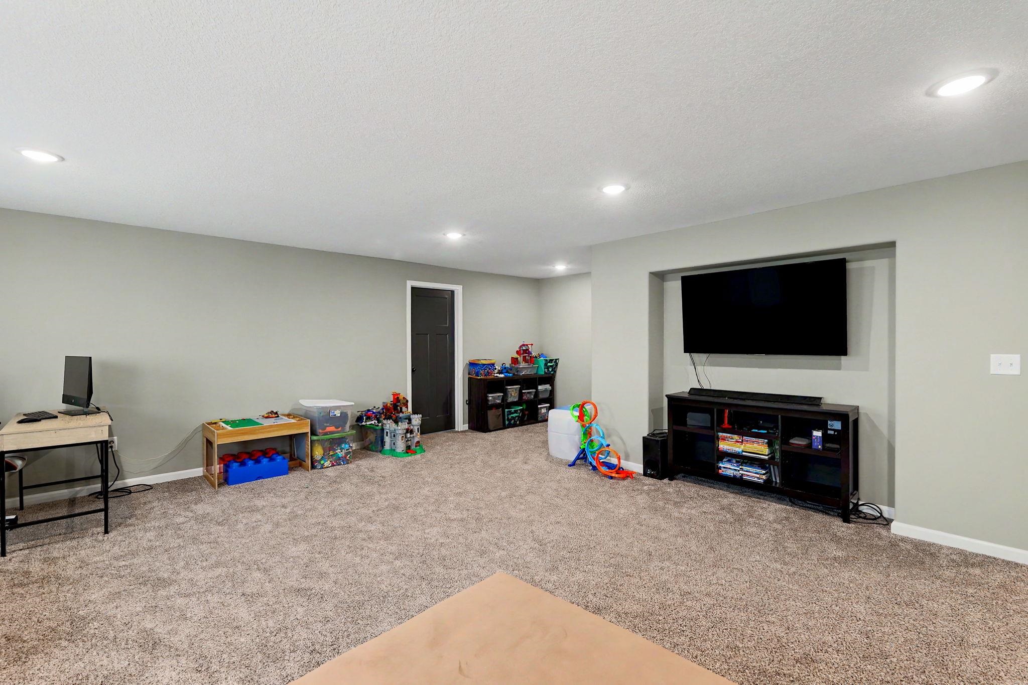 2594 Spring Meadows Ct Property Photo 28