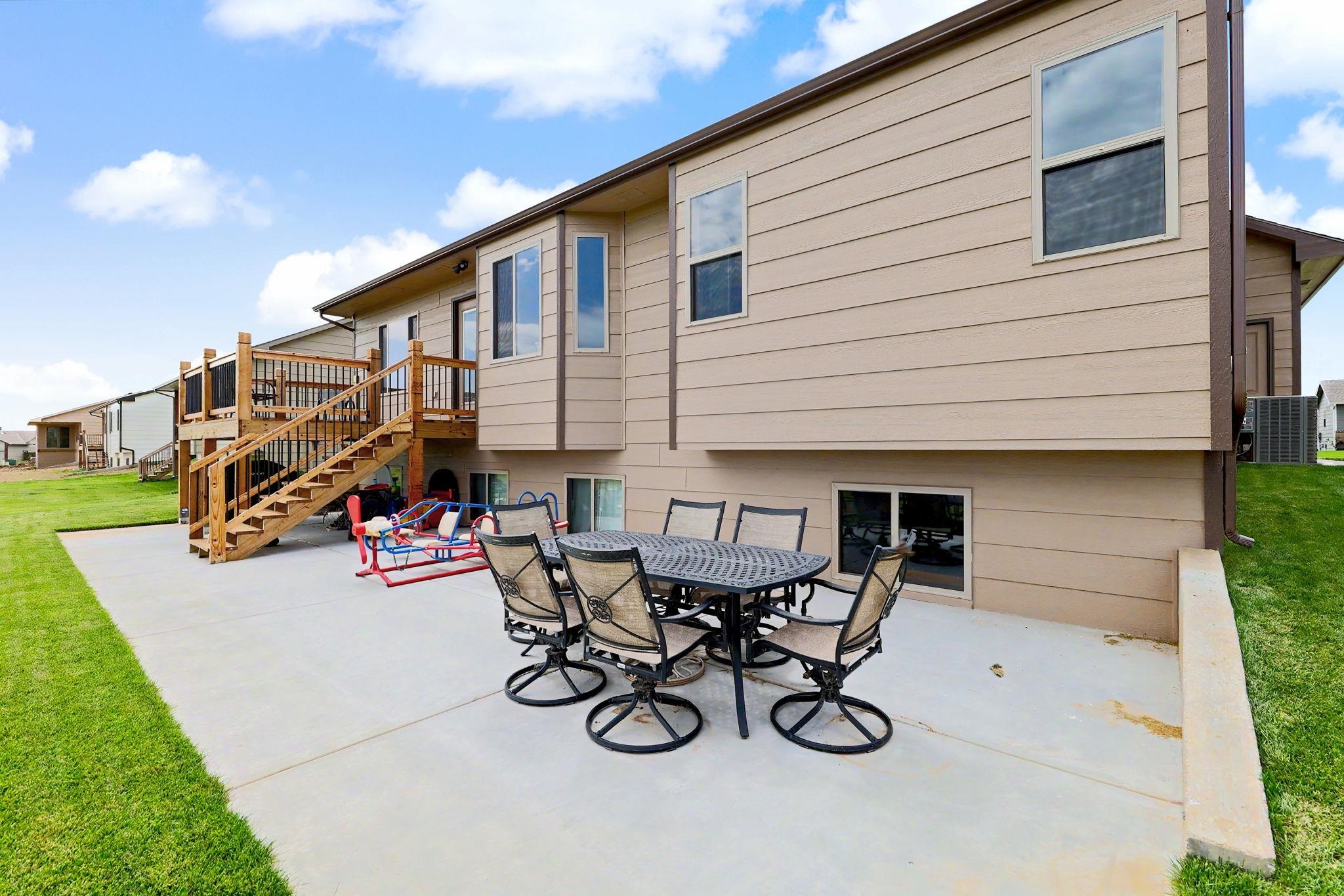 2594 Spring Meadows Ct Property Photo 35