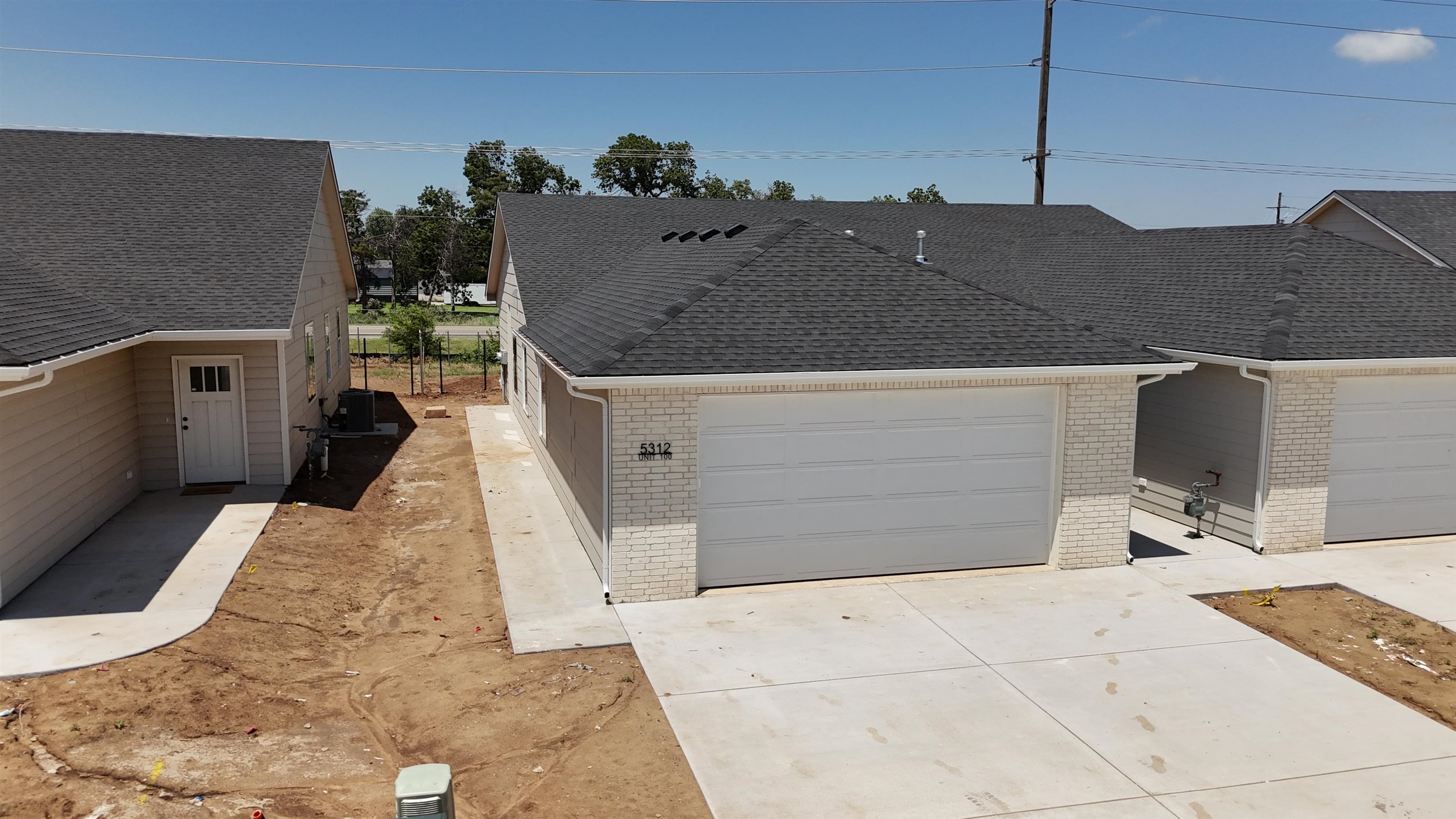 5312 W Rolly St. Property Photo 2