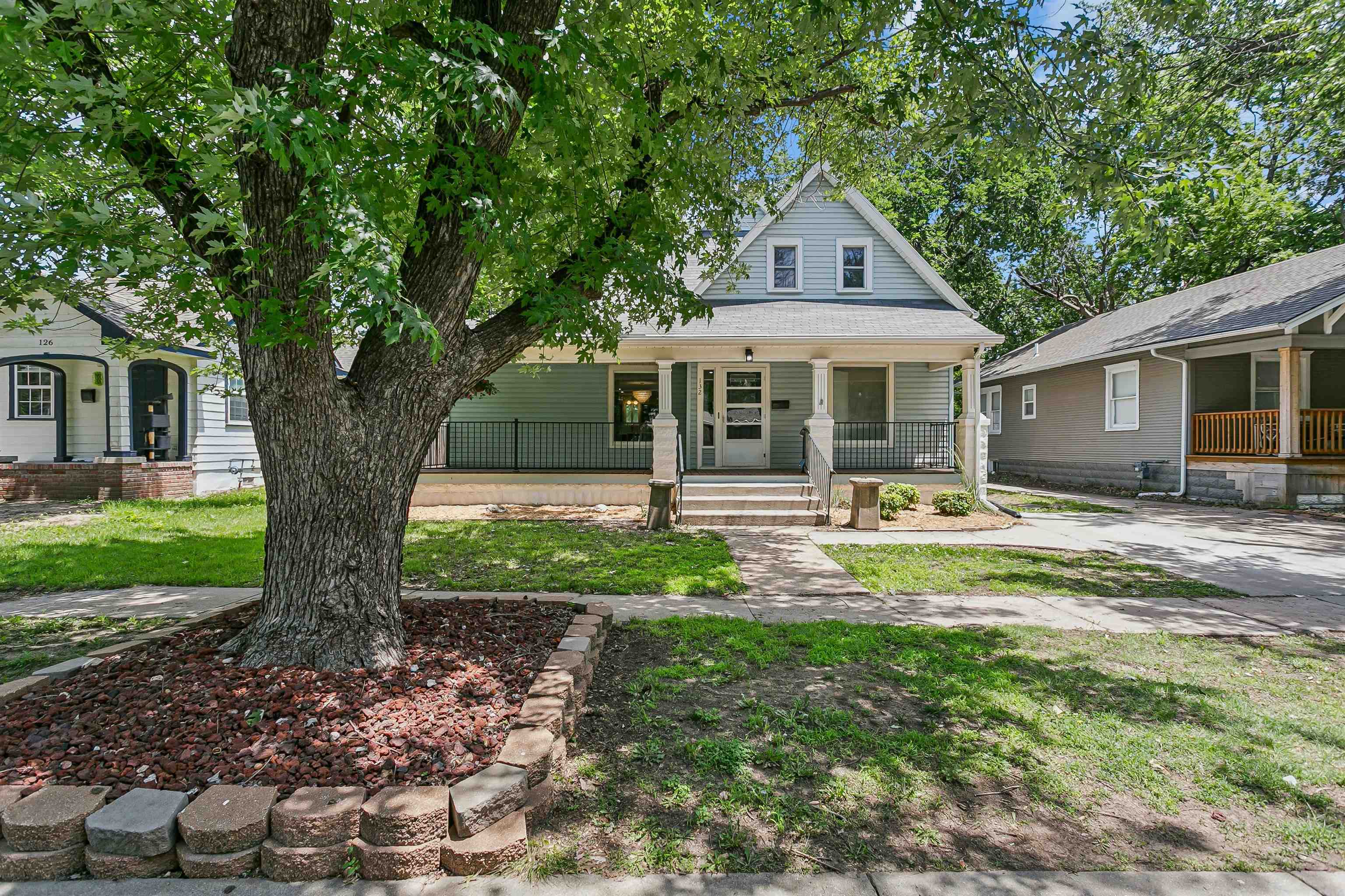 132 S Green Property Photo 2