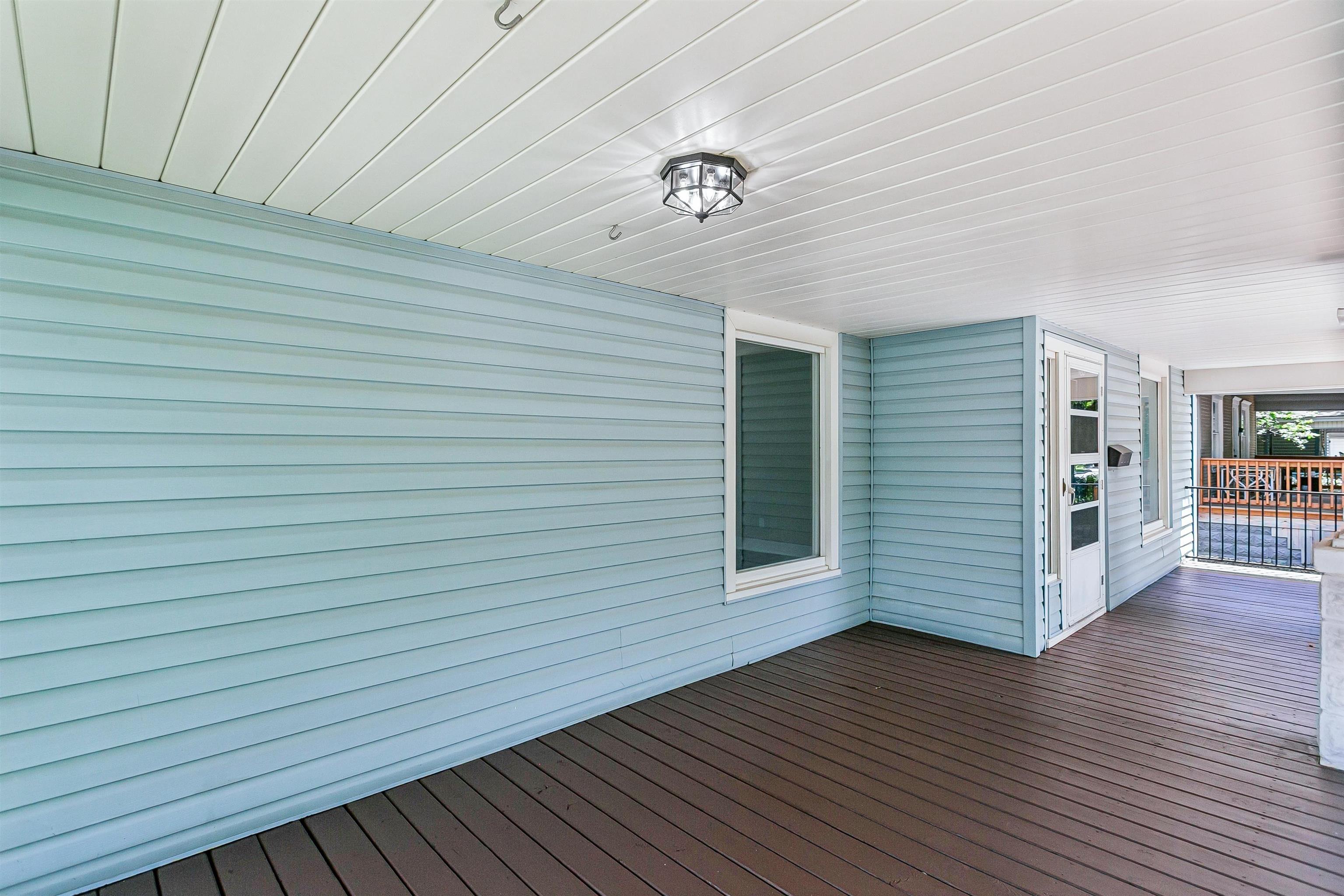 132 S Green Property Photo 3
