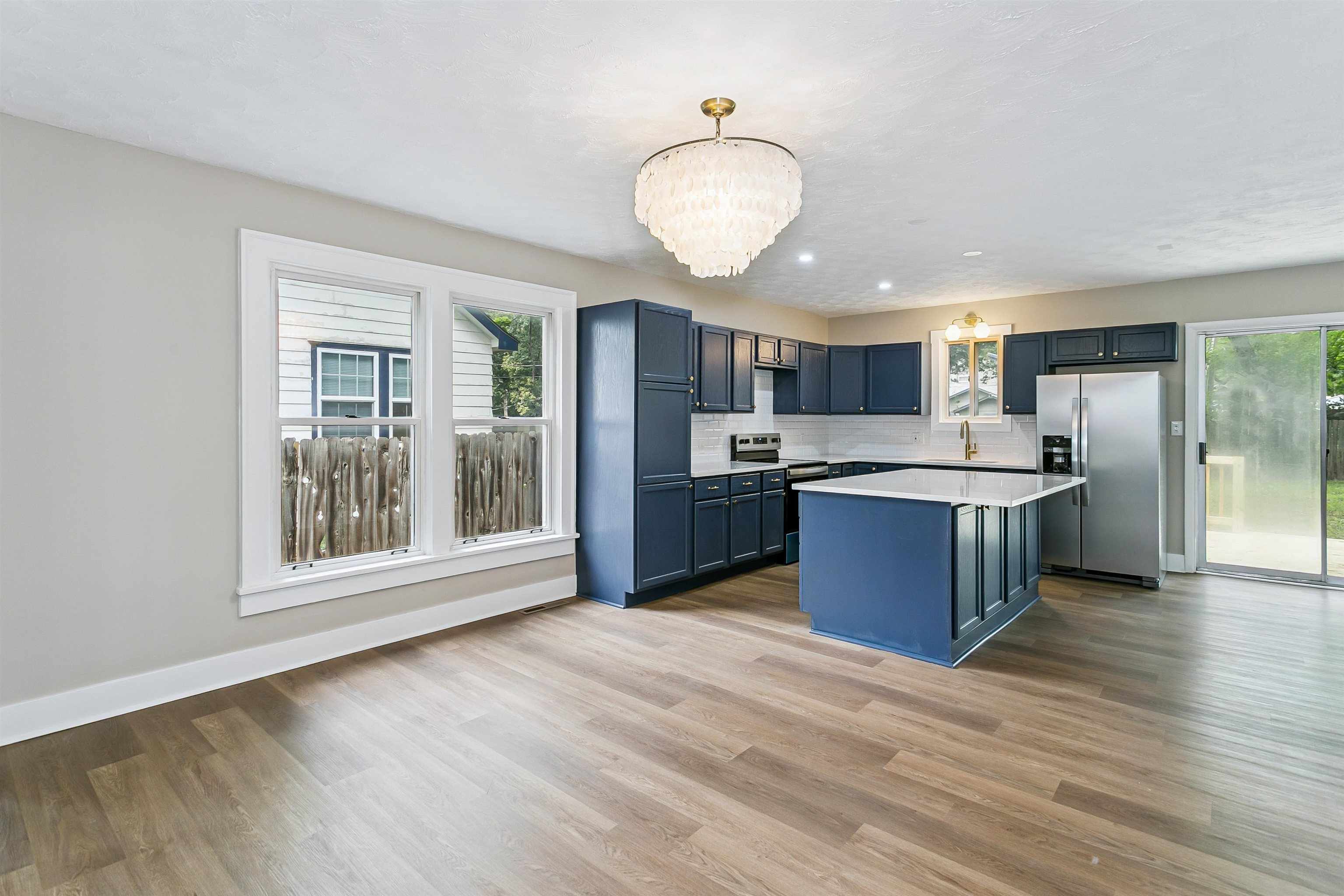 132 S Green Property Photo 11