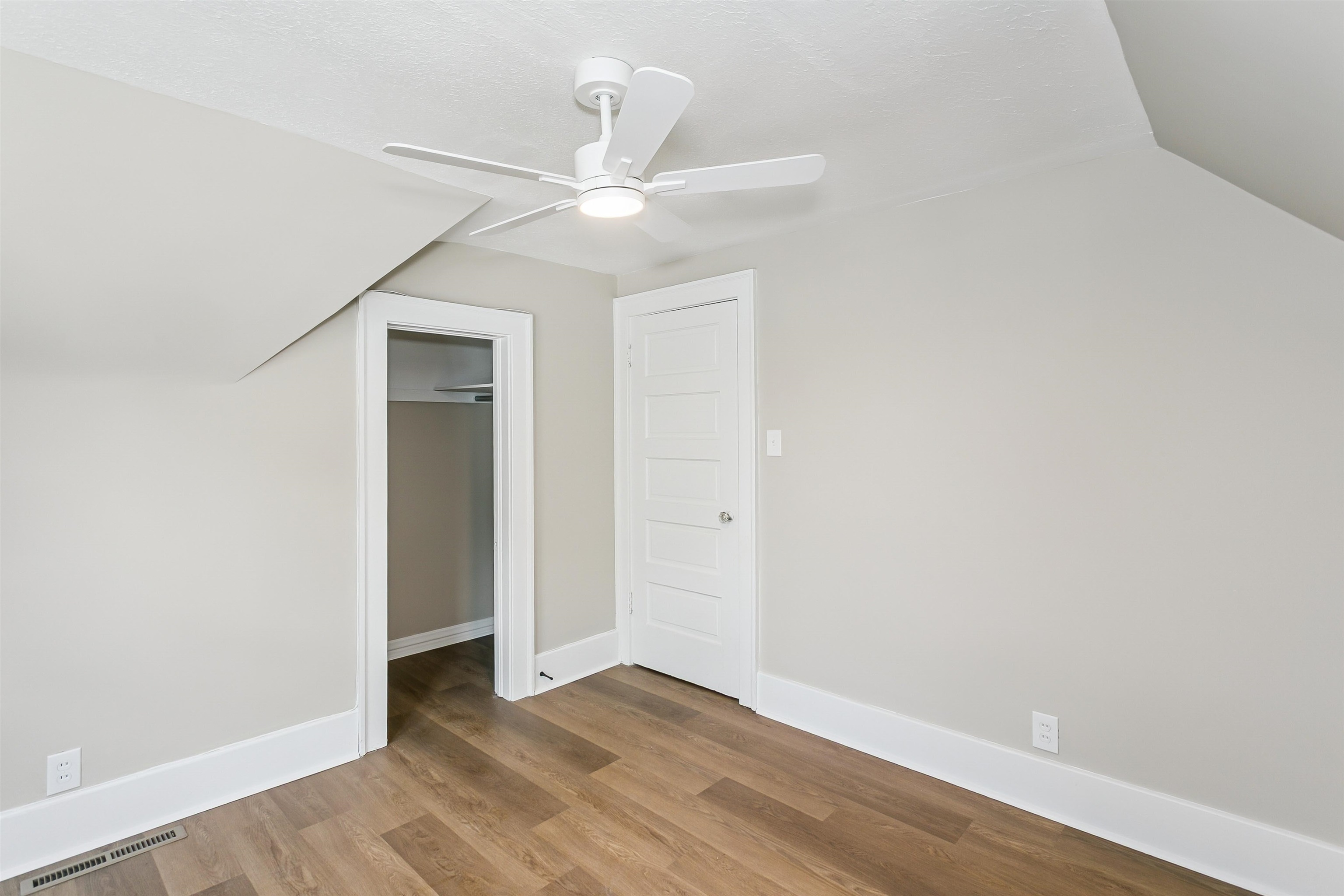 132 S Green Property Photo 24