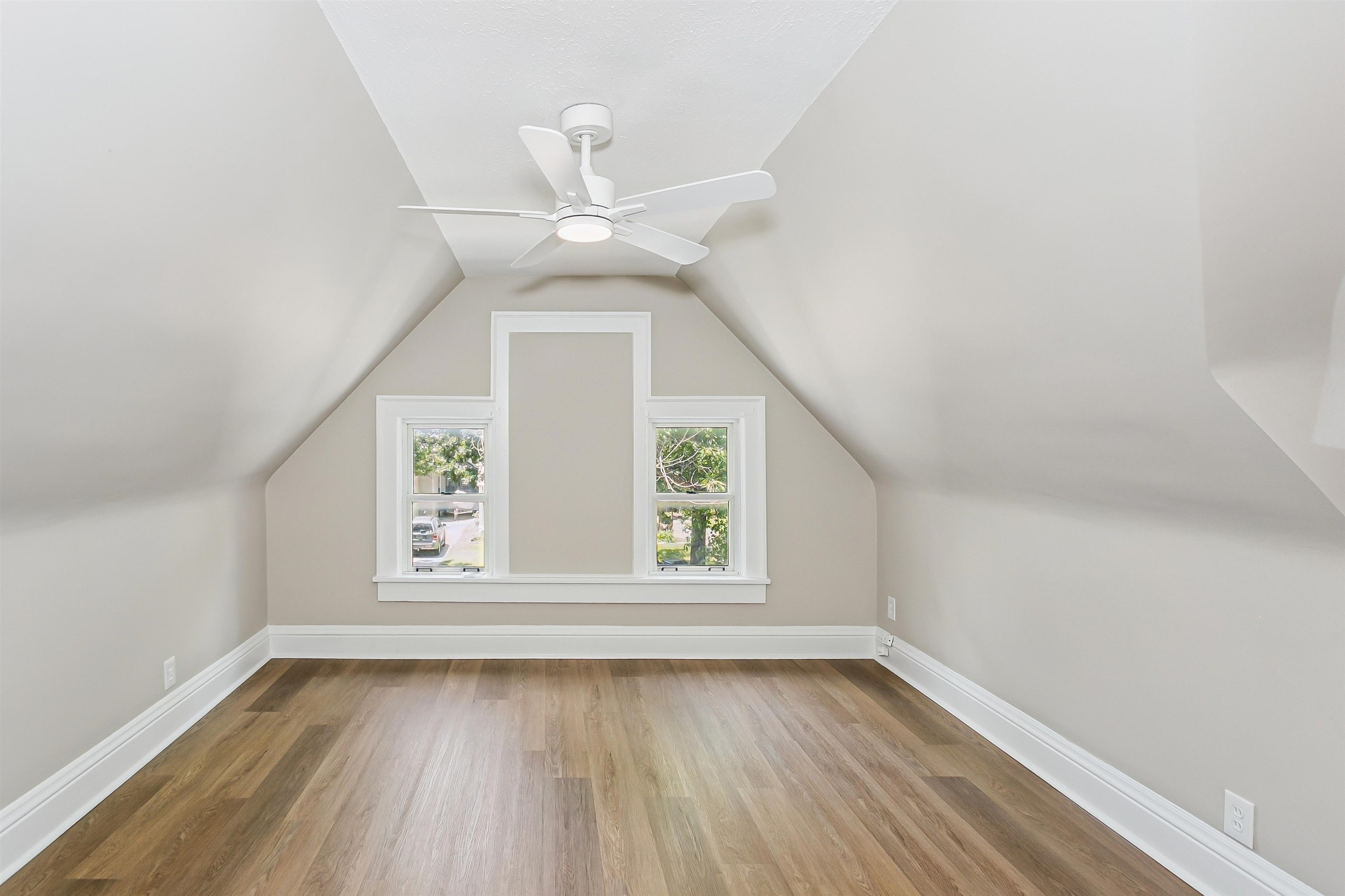 132 S Green Property Photo 26