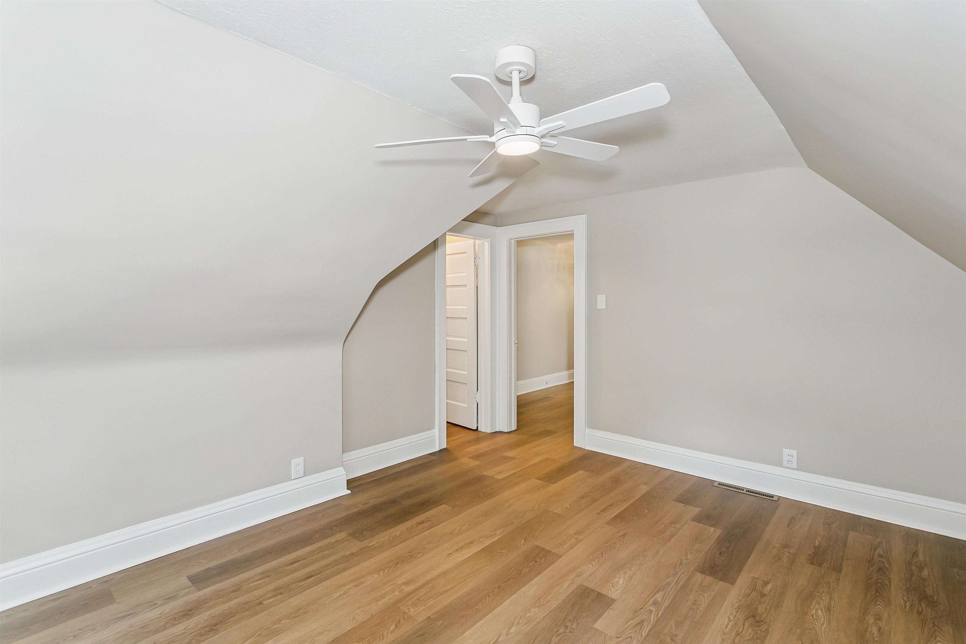 132 S Green Property Photo 27
