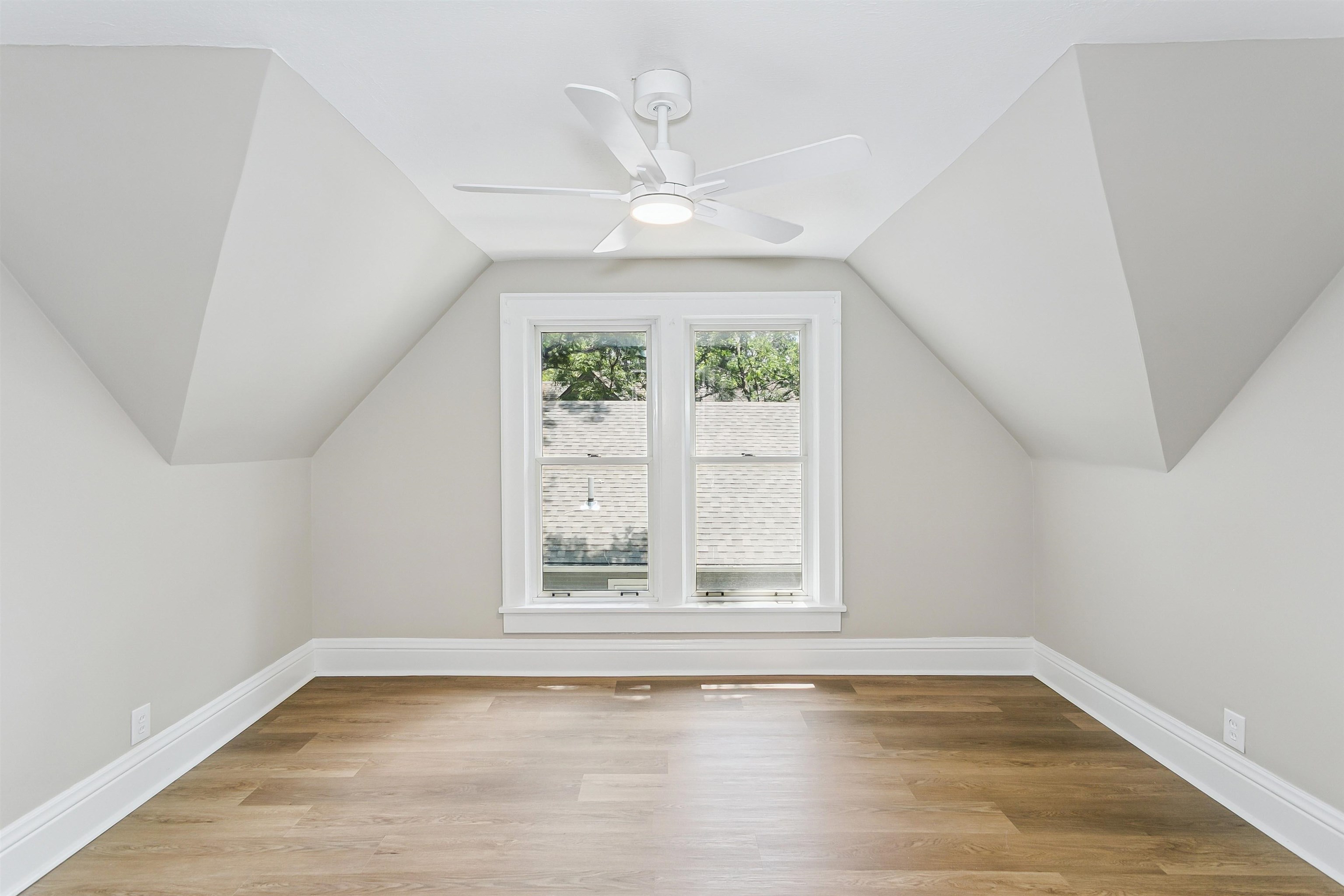132 S Green Property Photo 28
