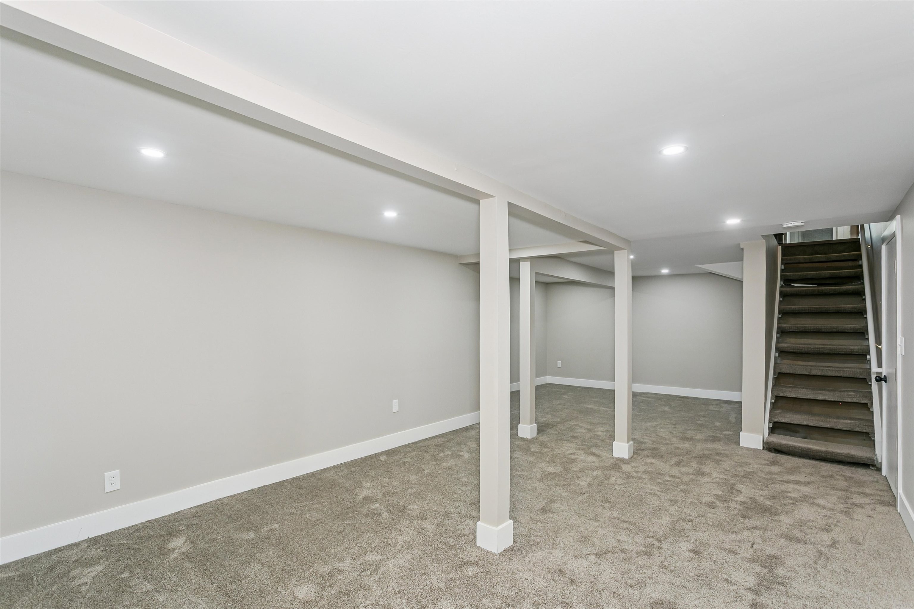 132 S Green Property Photo 32