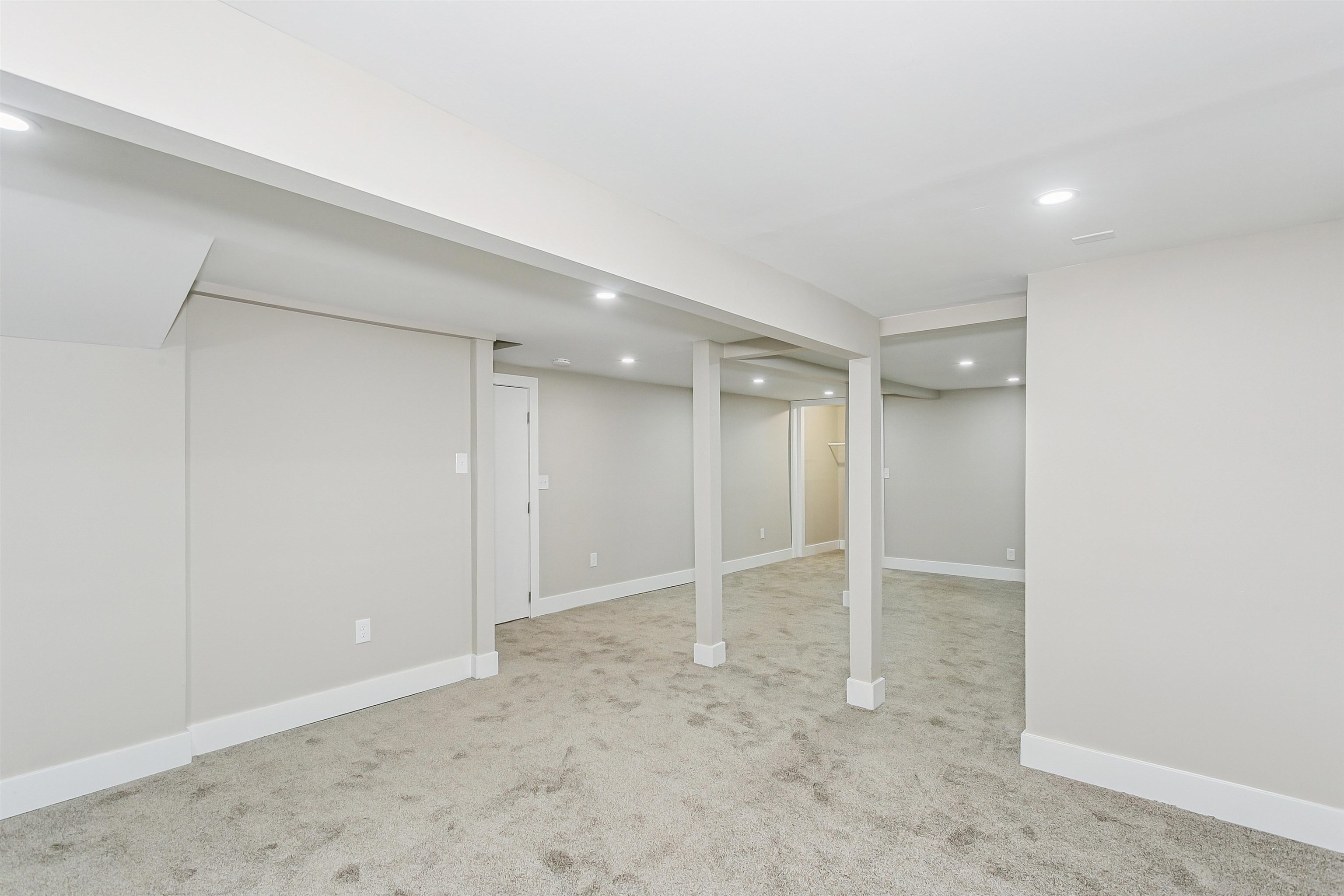132 S Green Property Photo 33