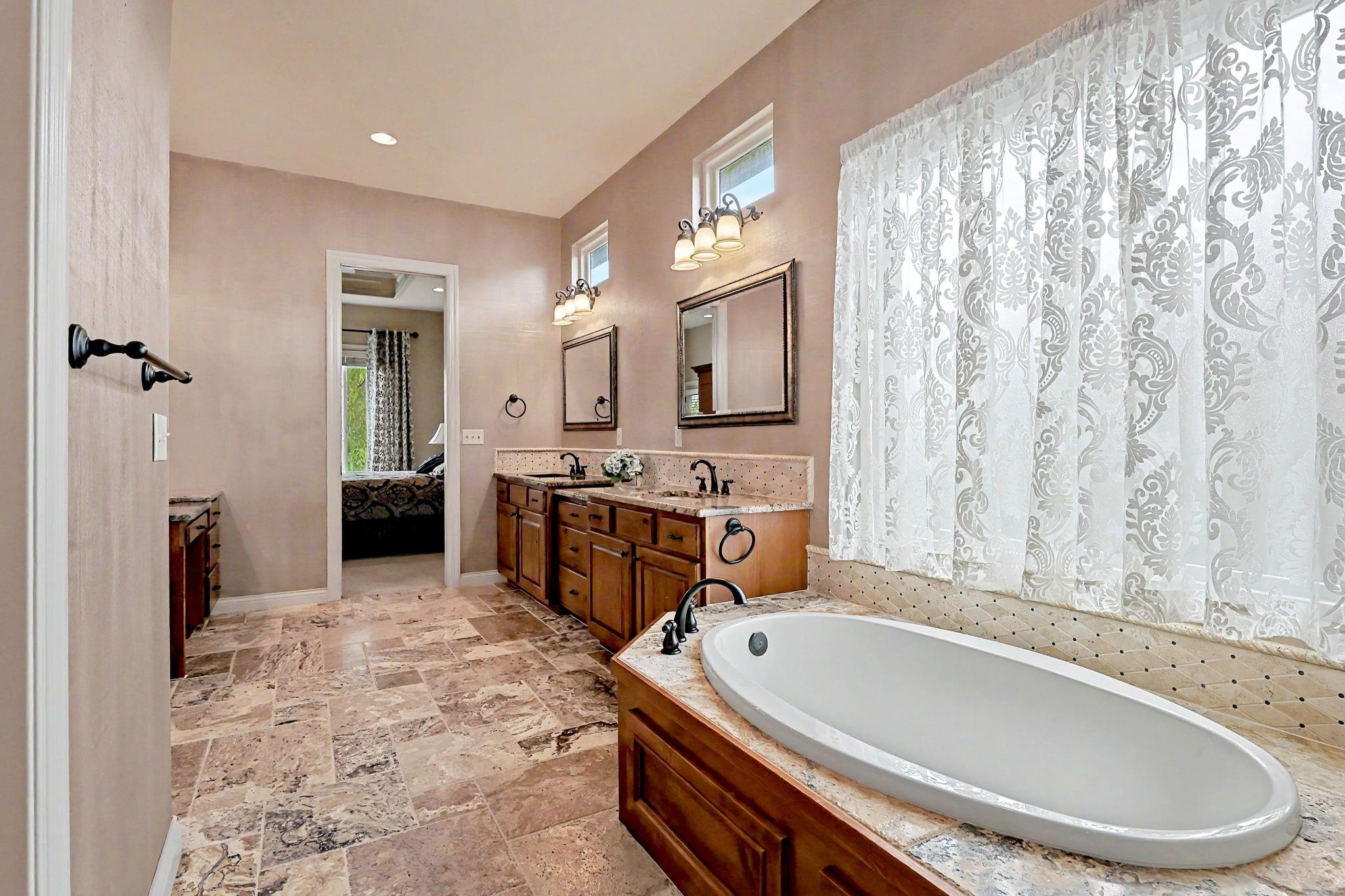 1610 N Graystone Property Photo 25