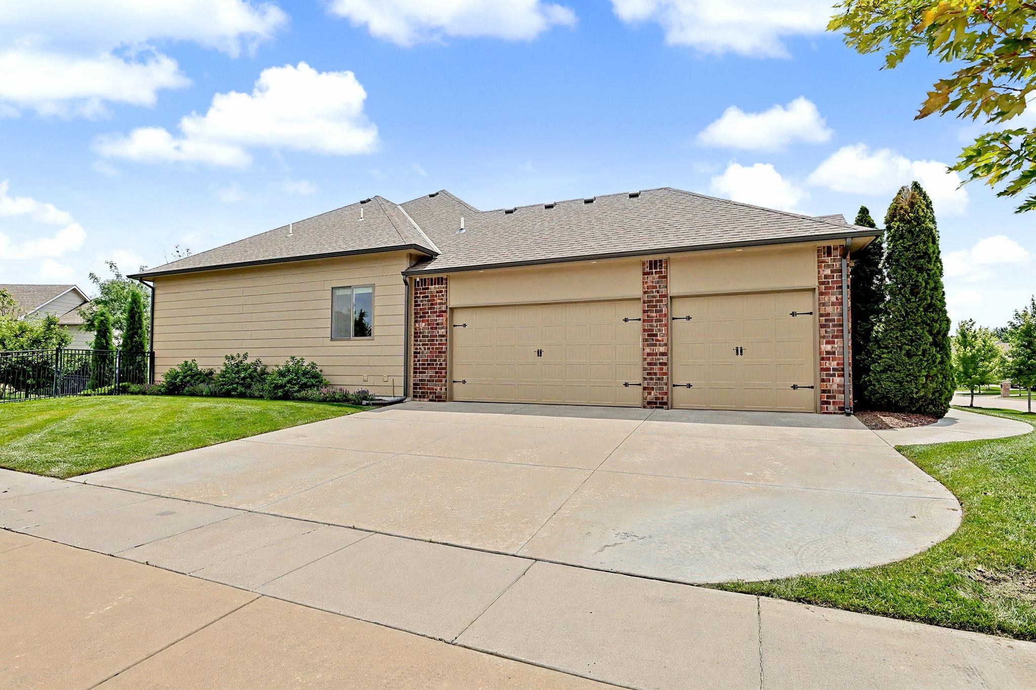 1610 N Graystone Property Photo 36