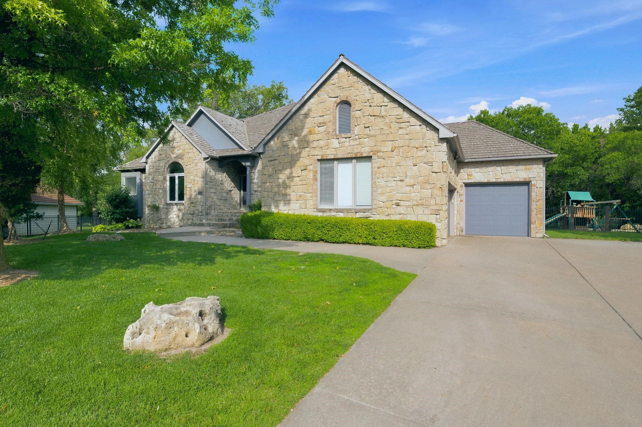 7 N Stagecoach Property Photo 1