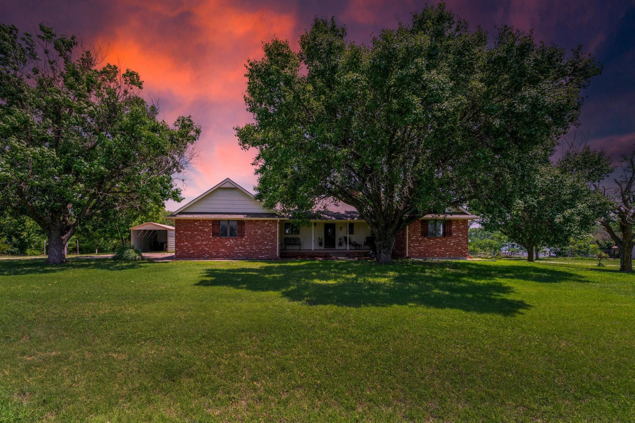 1254 N Osage Rd Property Photo 1