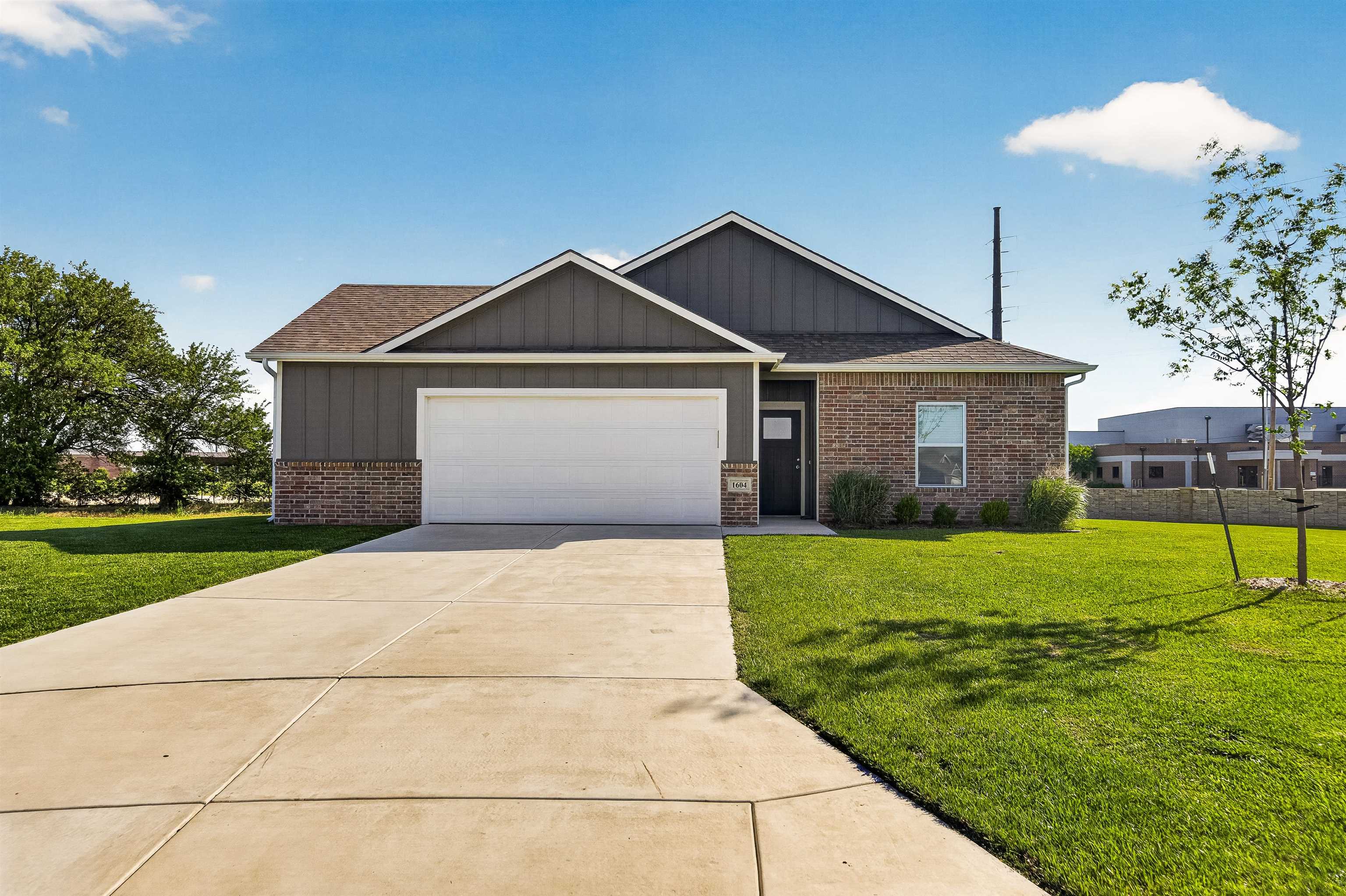 1604 Casey Cir Property Photo 2