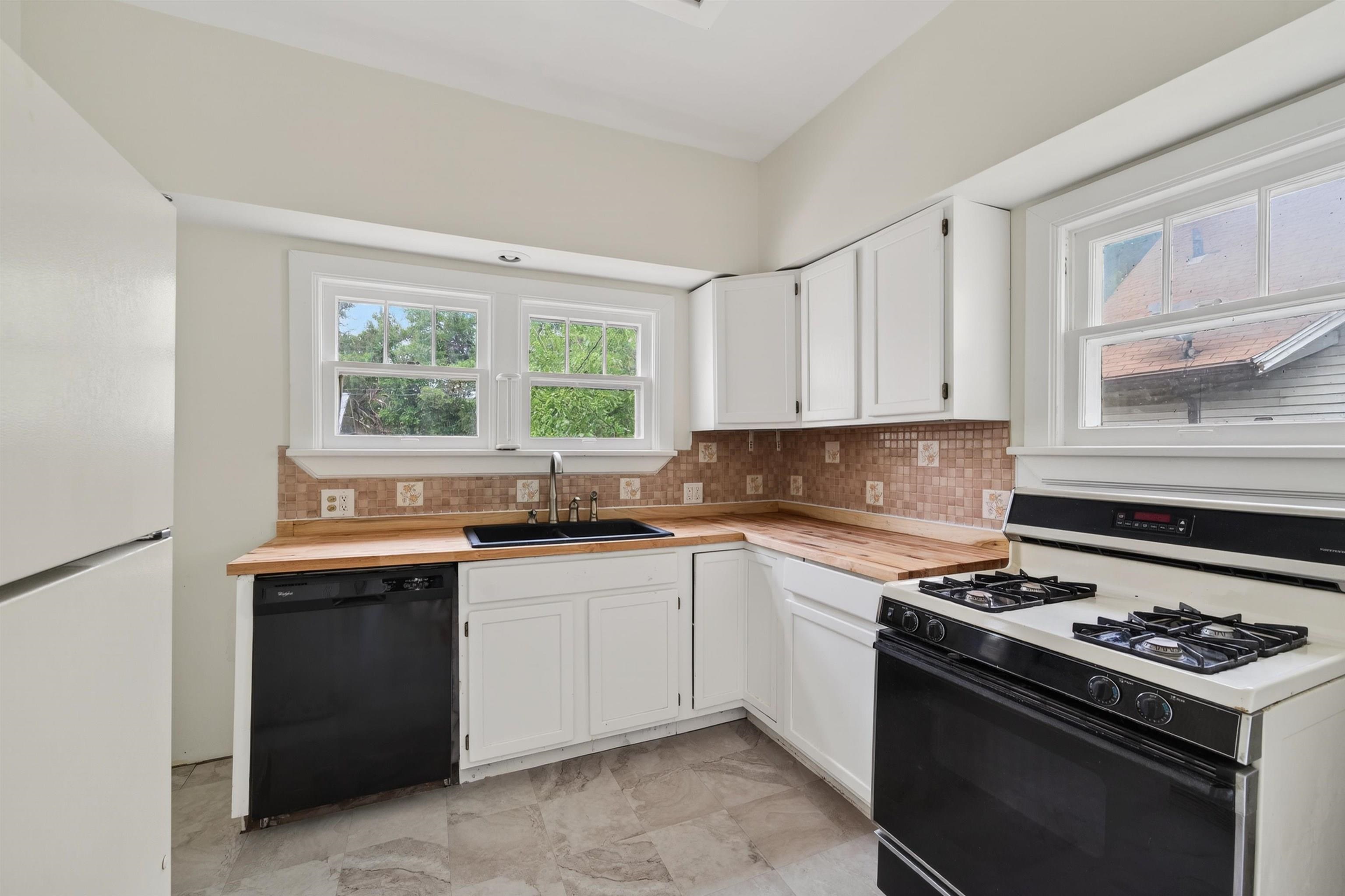 1957 S Market Property Photo 7