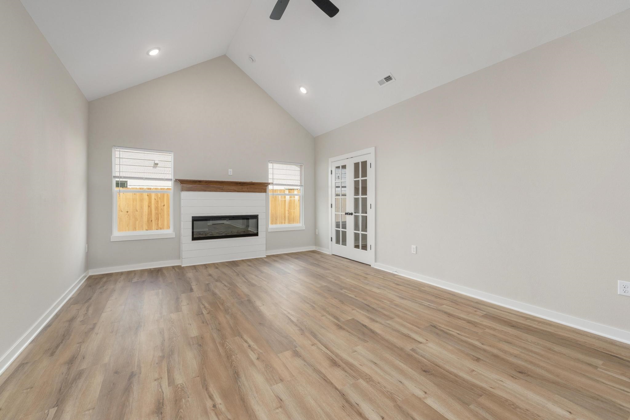 809 N Rainbow Lake St Property Photo 2