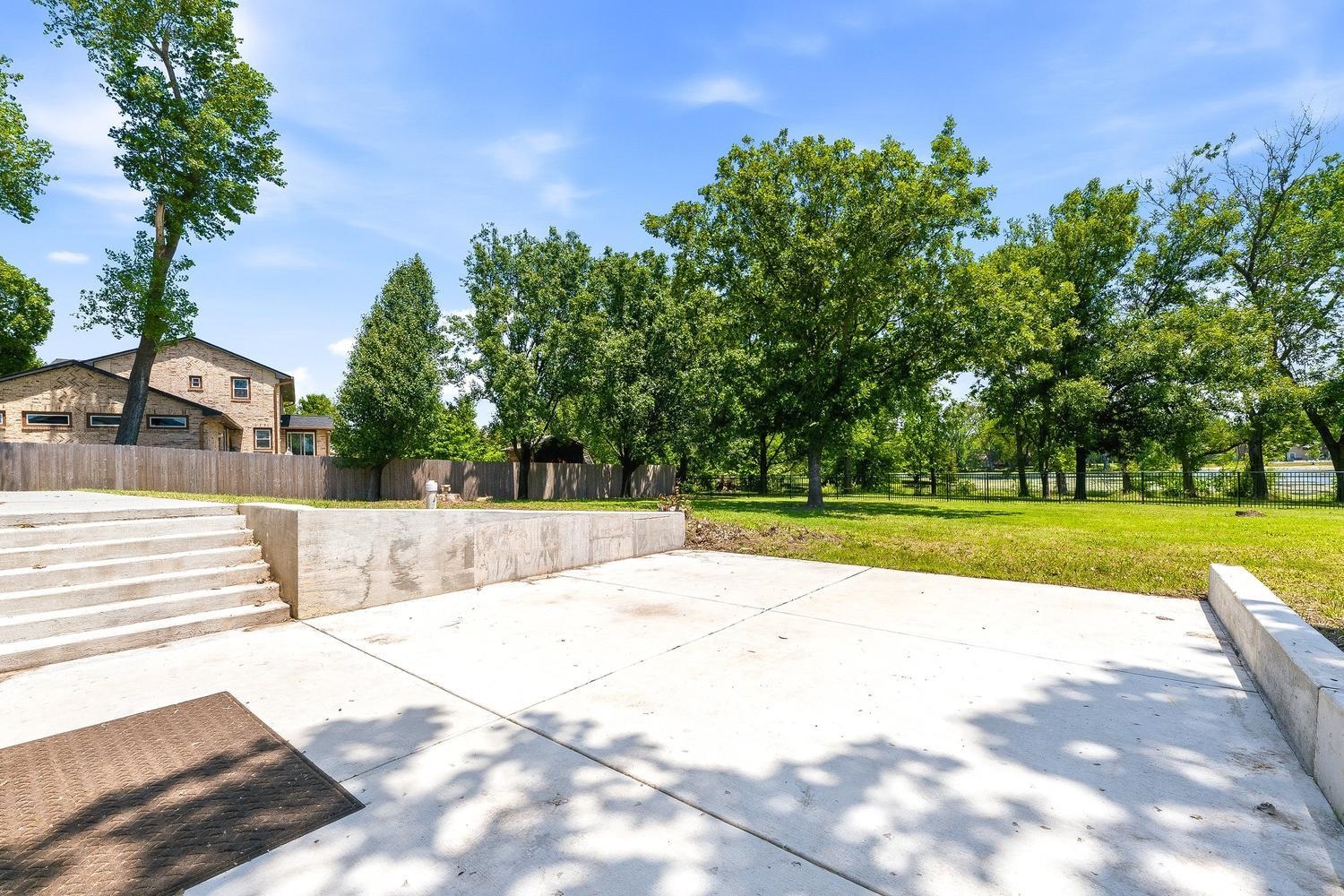 1520 S Andover Rd Property Photo 16