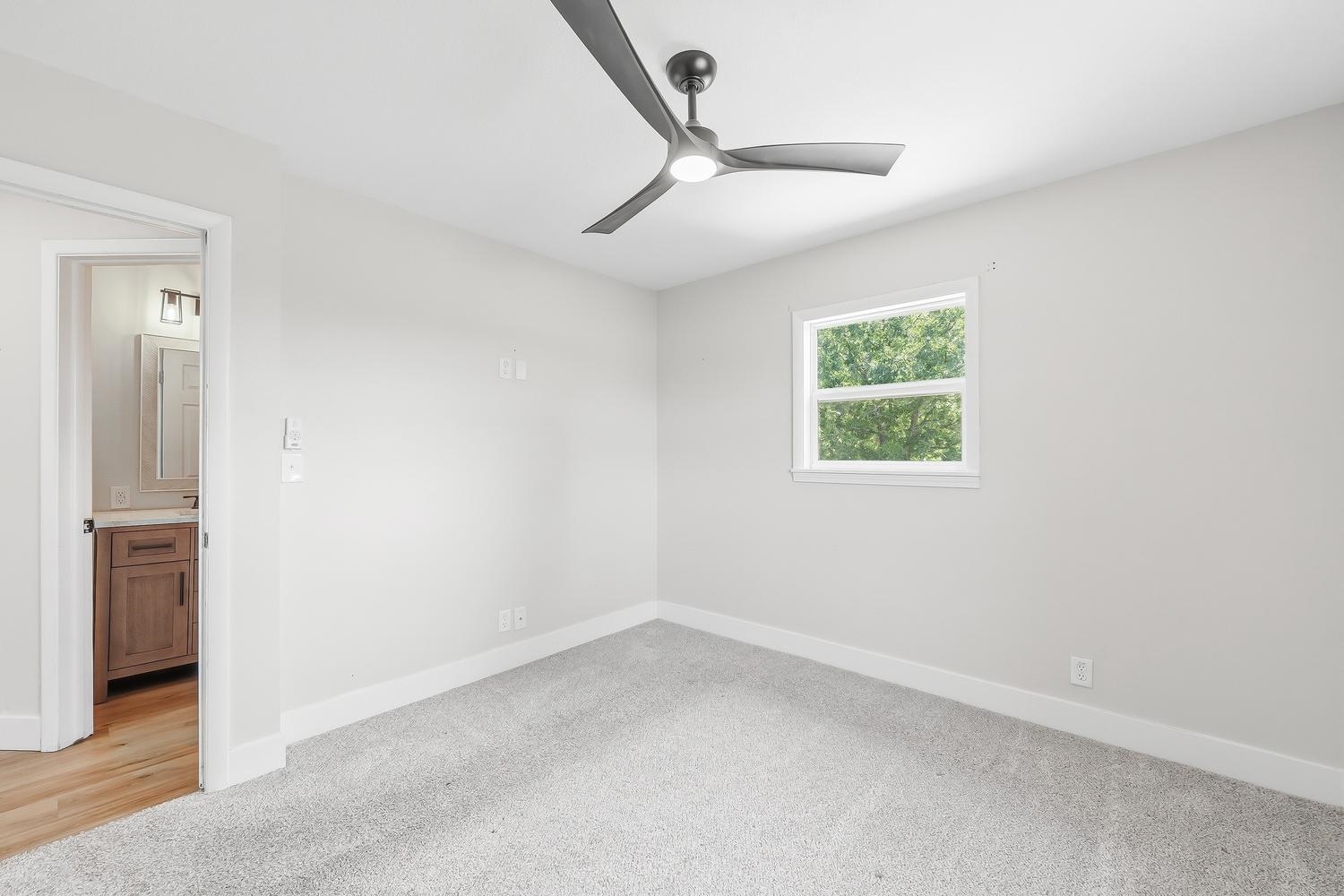 1520 S Andover Rd Property Photo 23