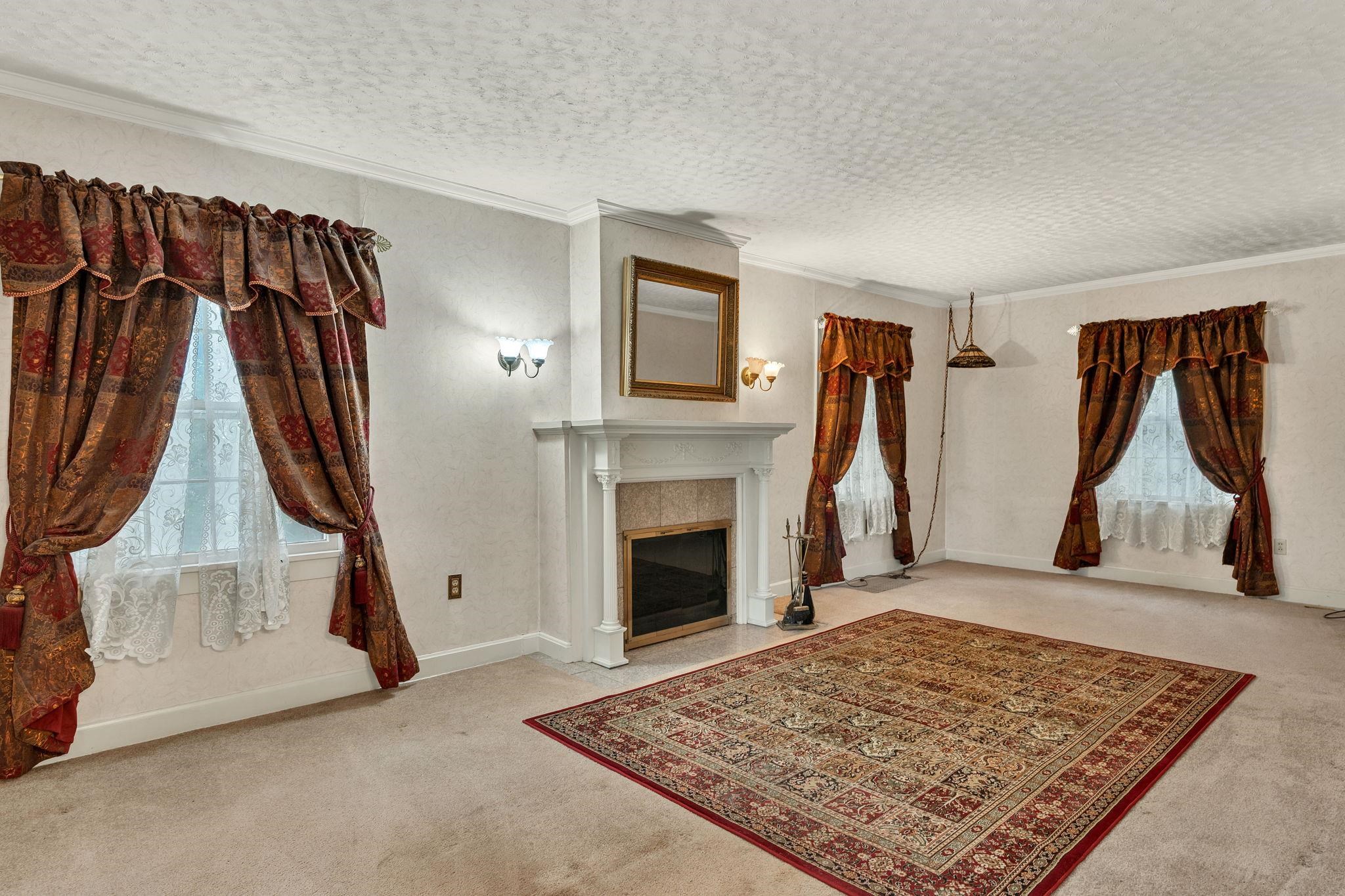 1046 W 90th Ave N Property Photo 6