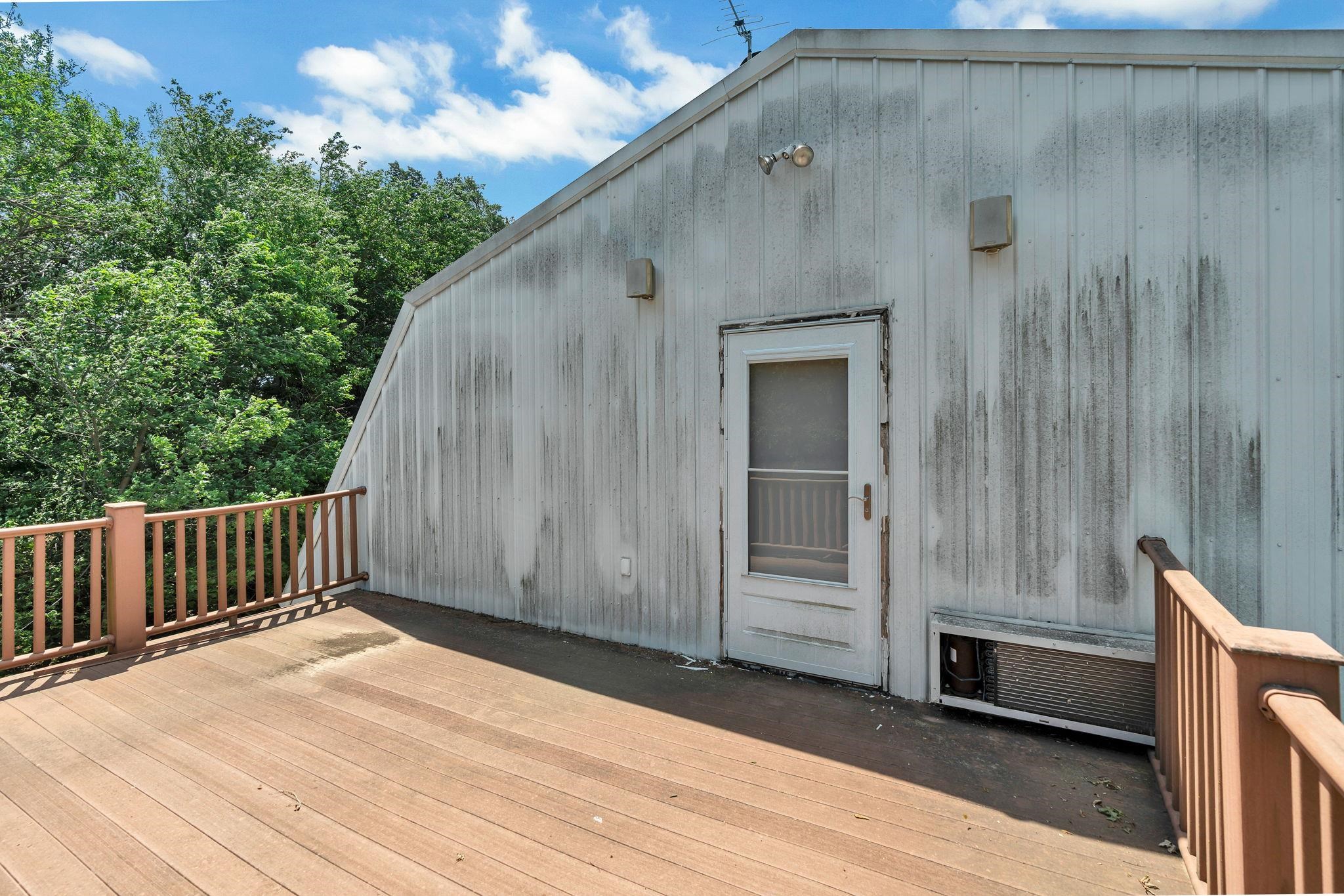 1046 W 90th Ave N Property Photo 28