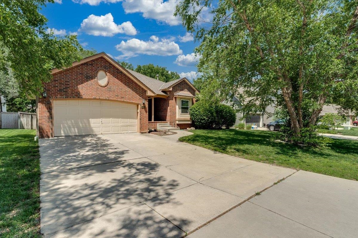 2366 N Vinegate Ct Property Photo 1