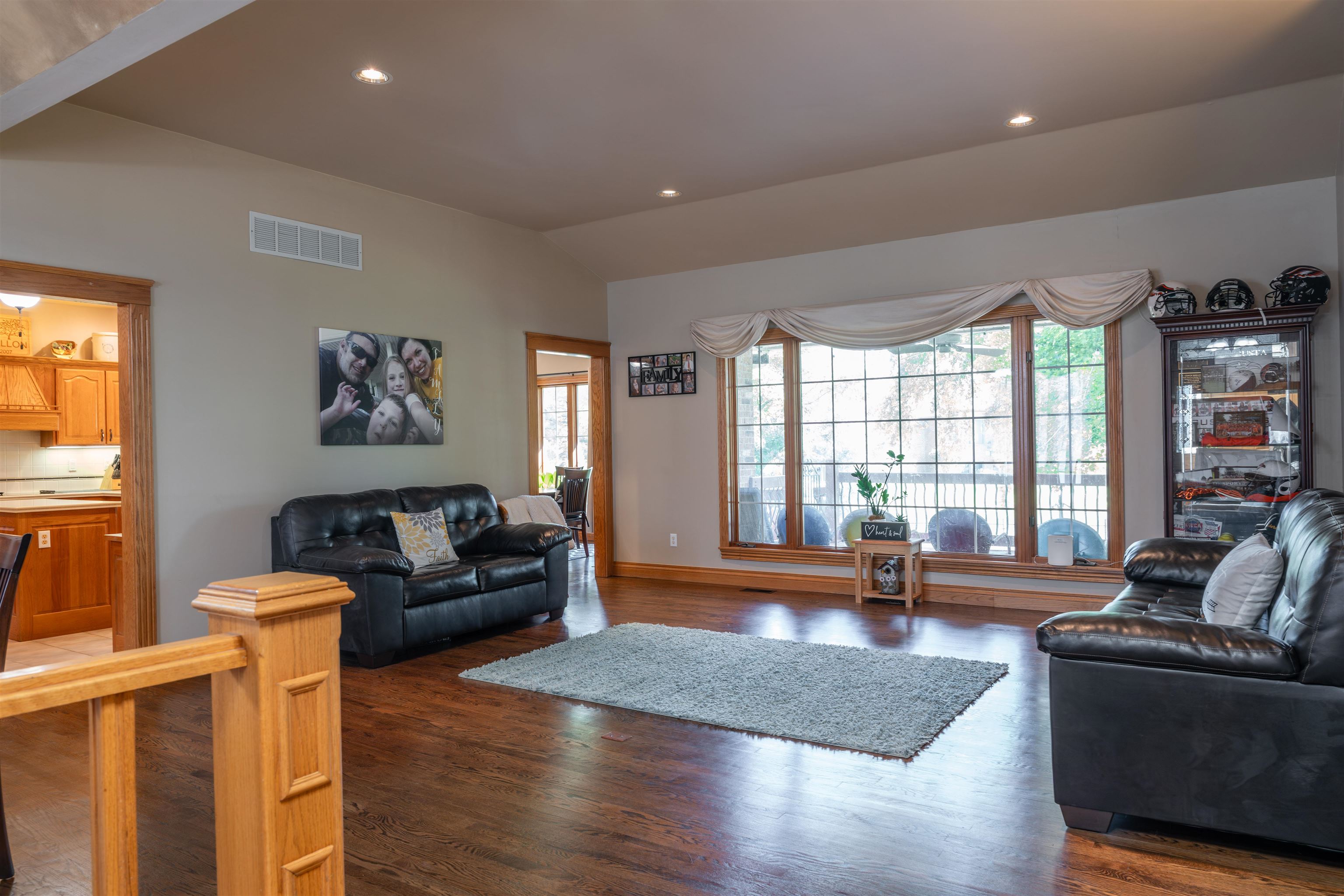 9 E Flanigan Dr Property Photo 4
